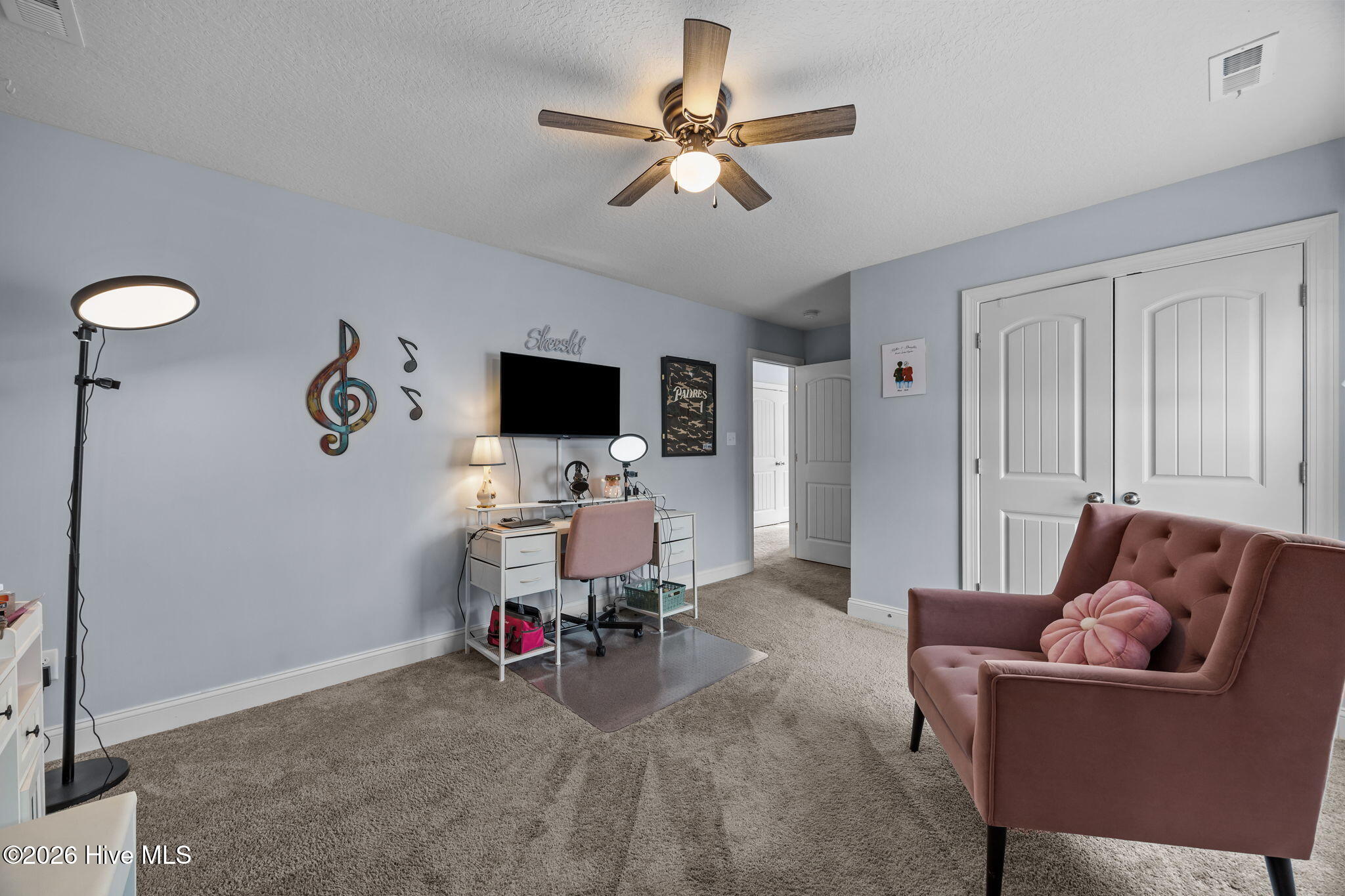 100551415 | Photo 30