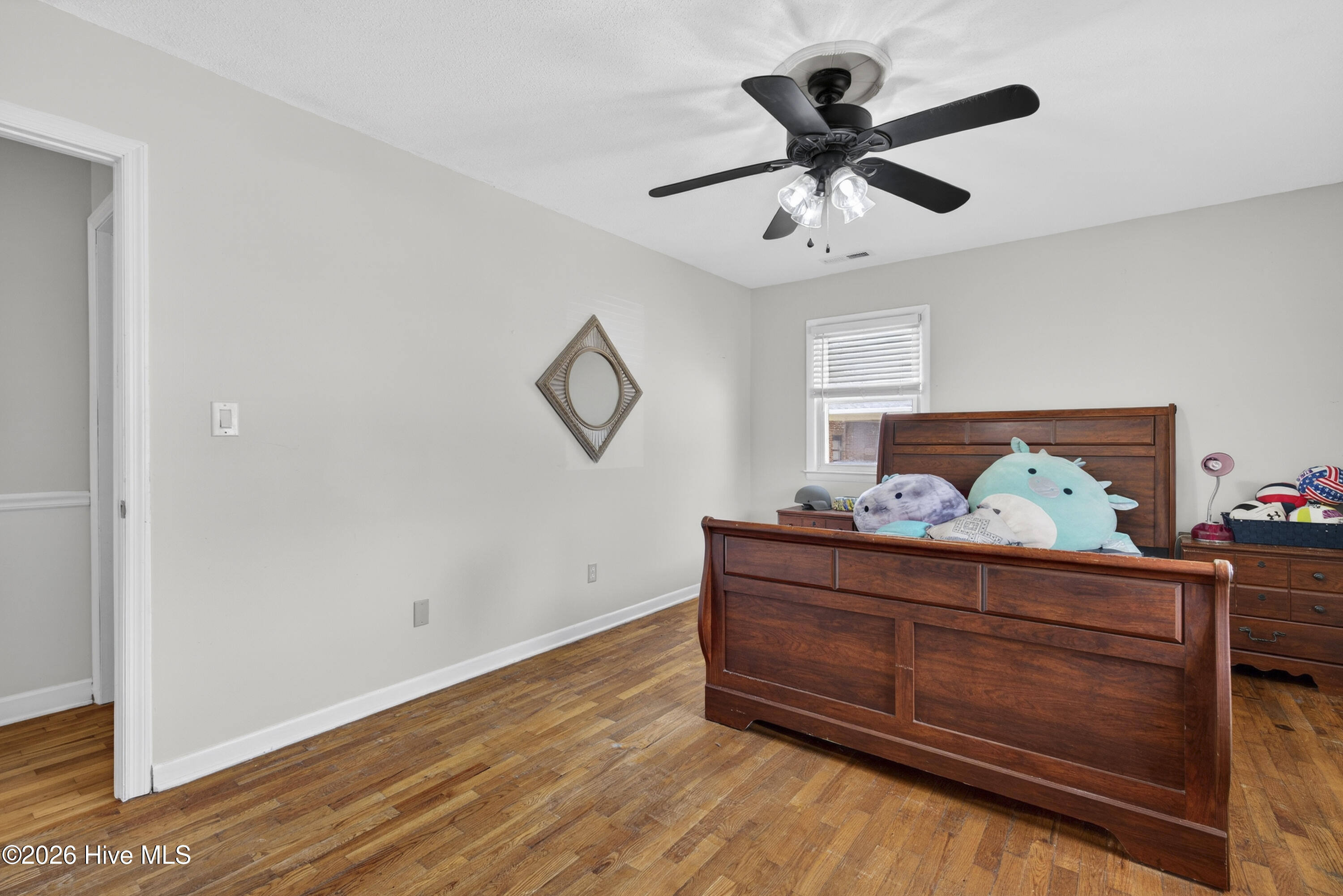 100558710 | Photo 31