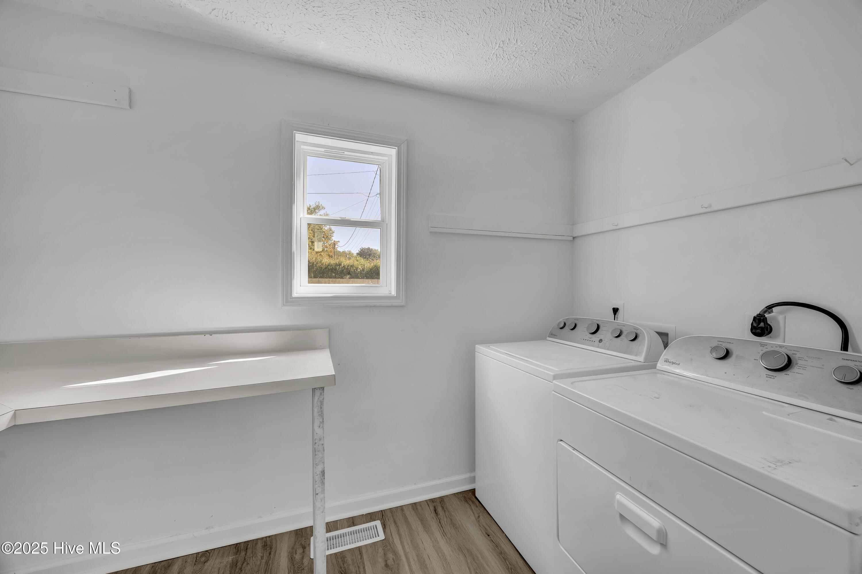 100537588 | Photo 12