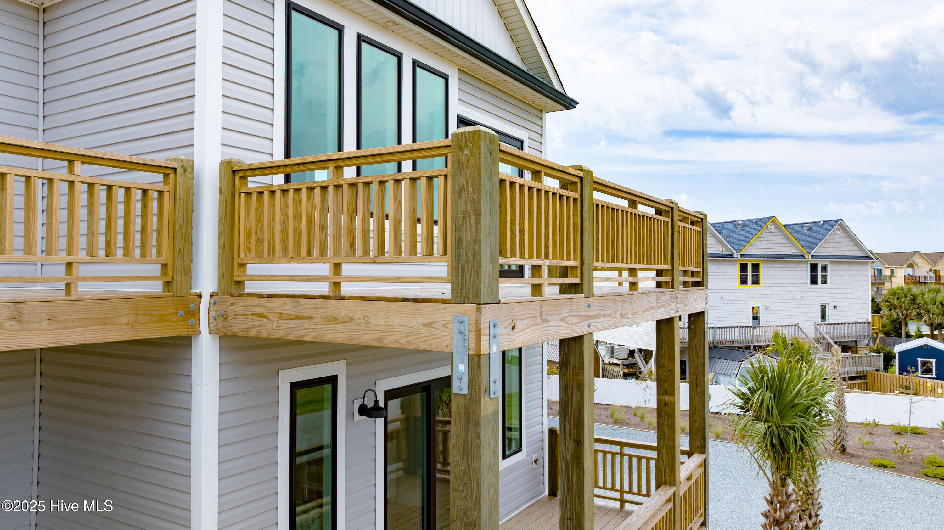 100474523 | Photo 76