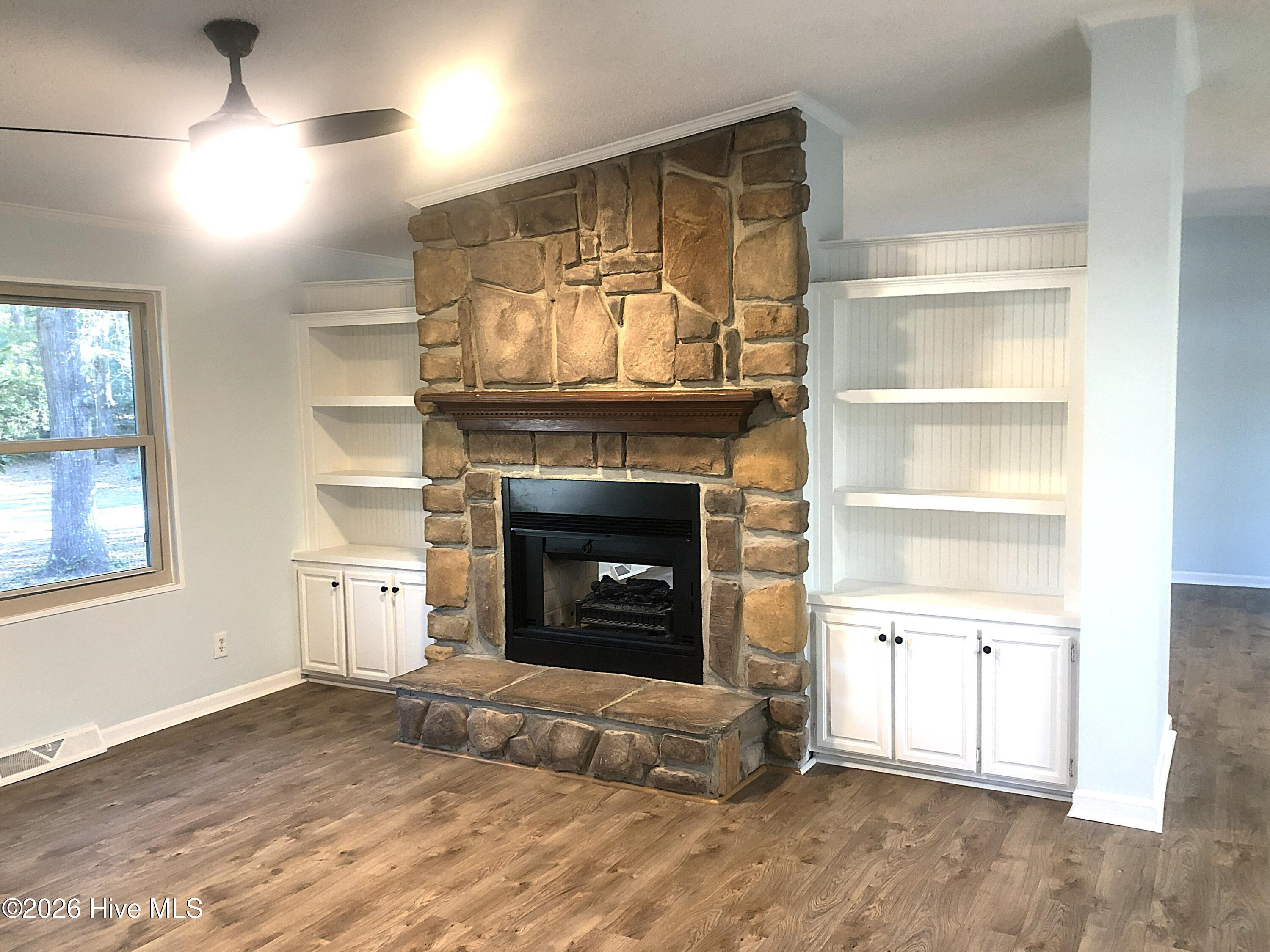 100549339 | Photo 11