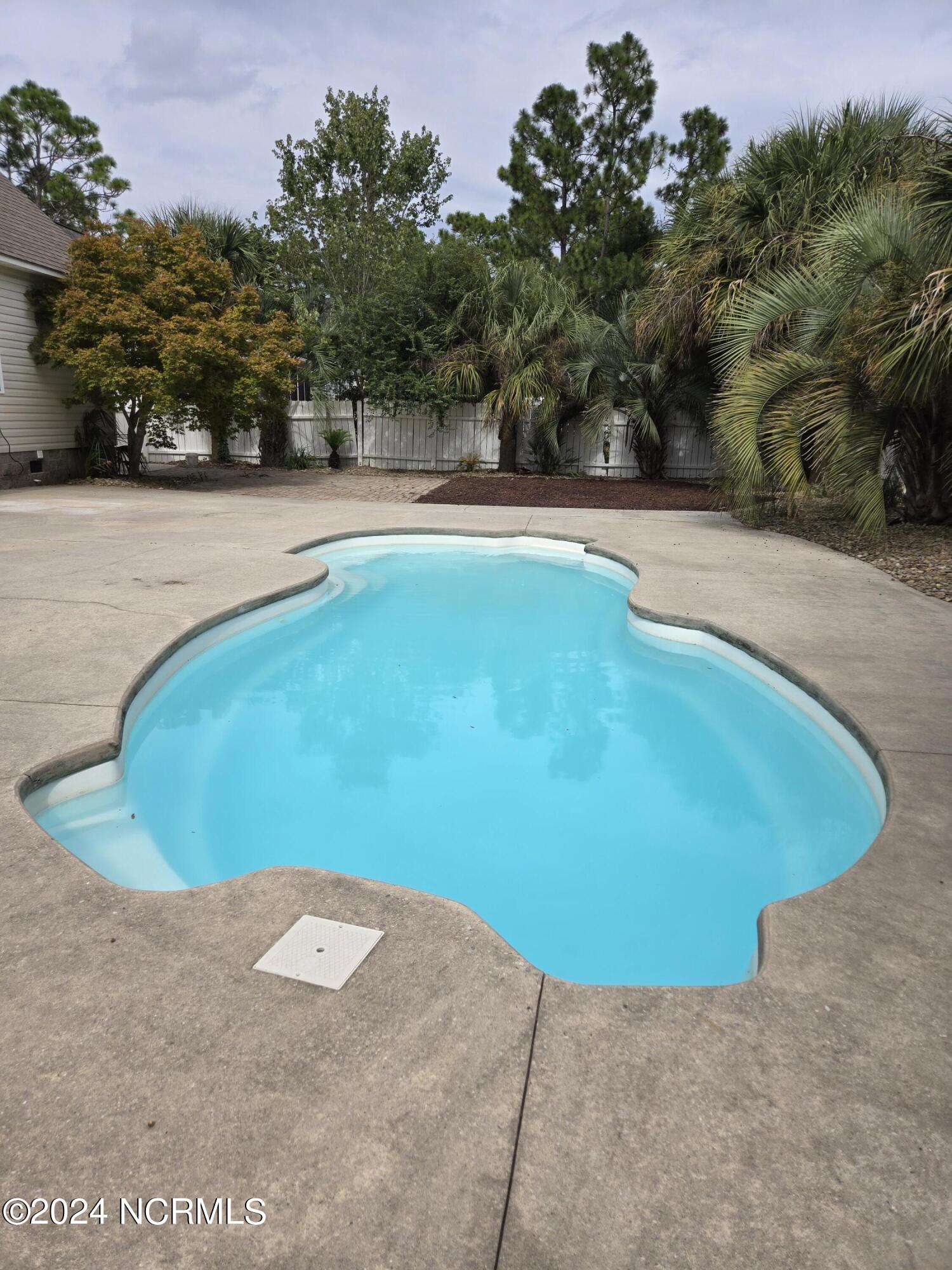 100465743 | Photo 66