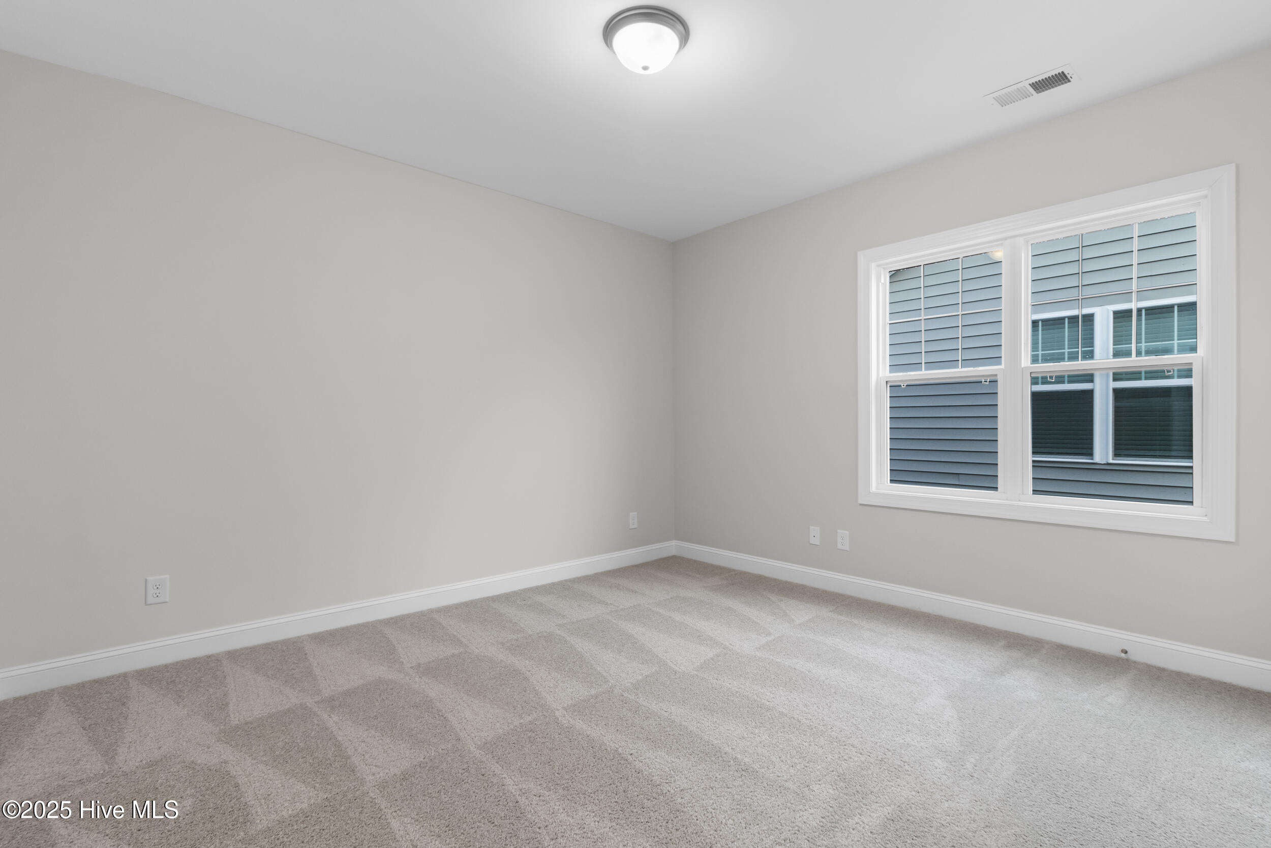 100561521 | Photo 34