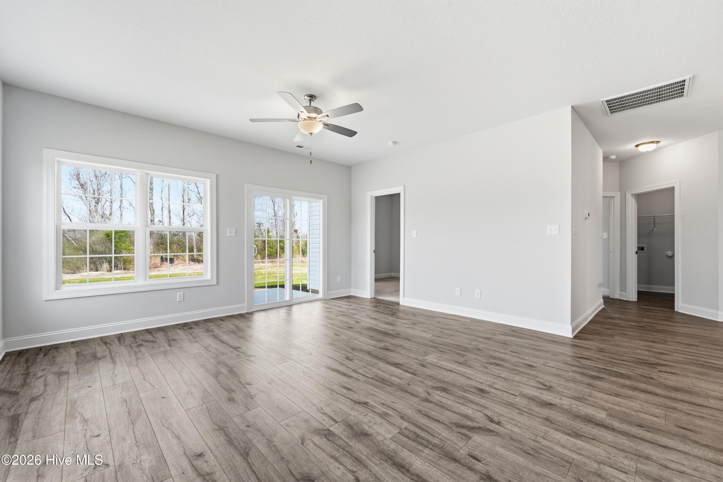 100526991 | Photo 11