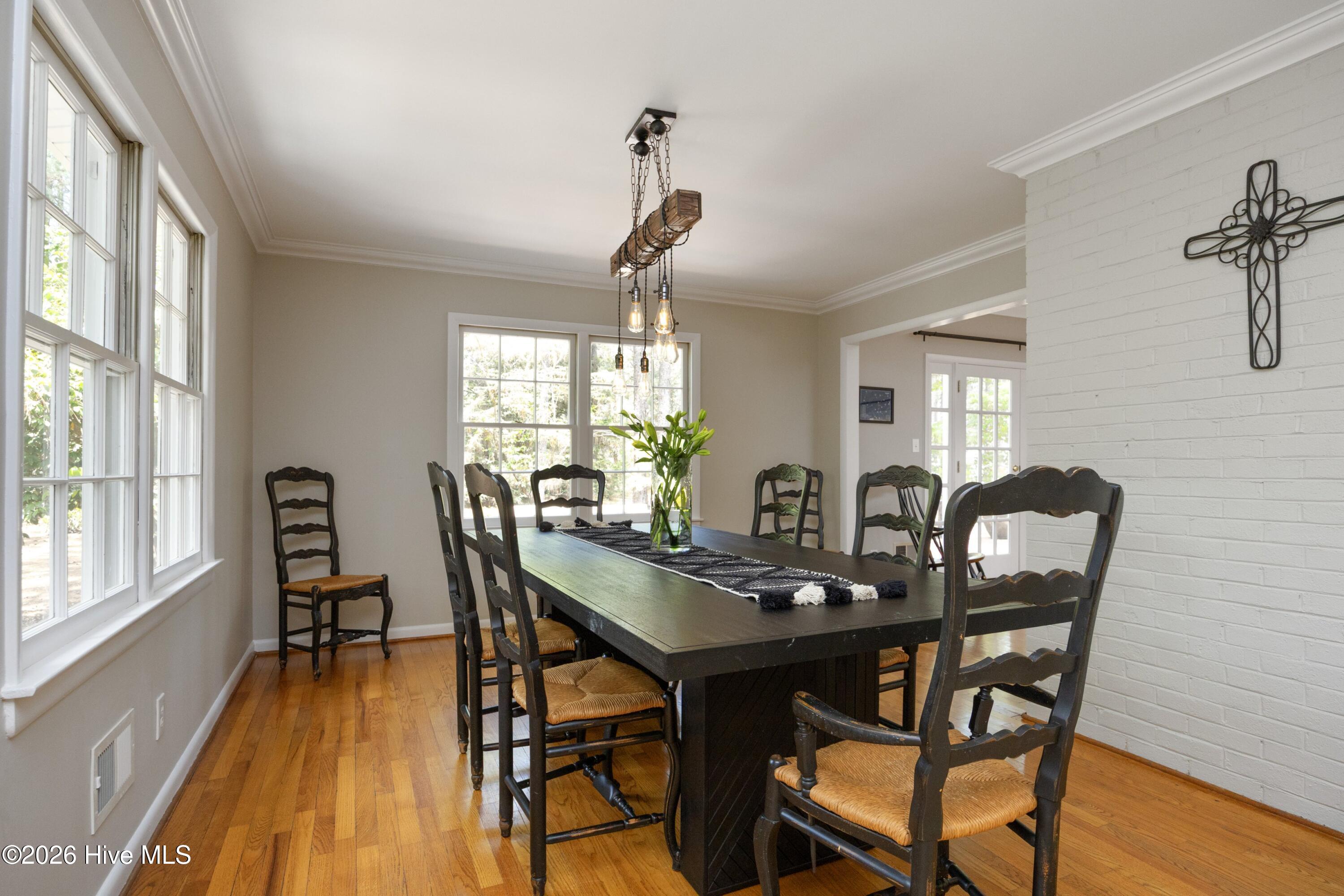 15Dining