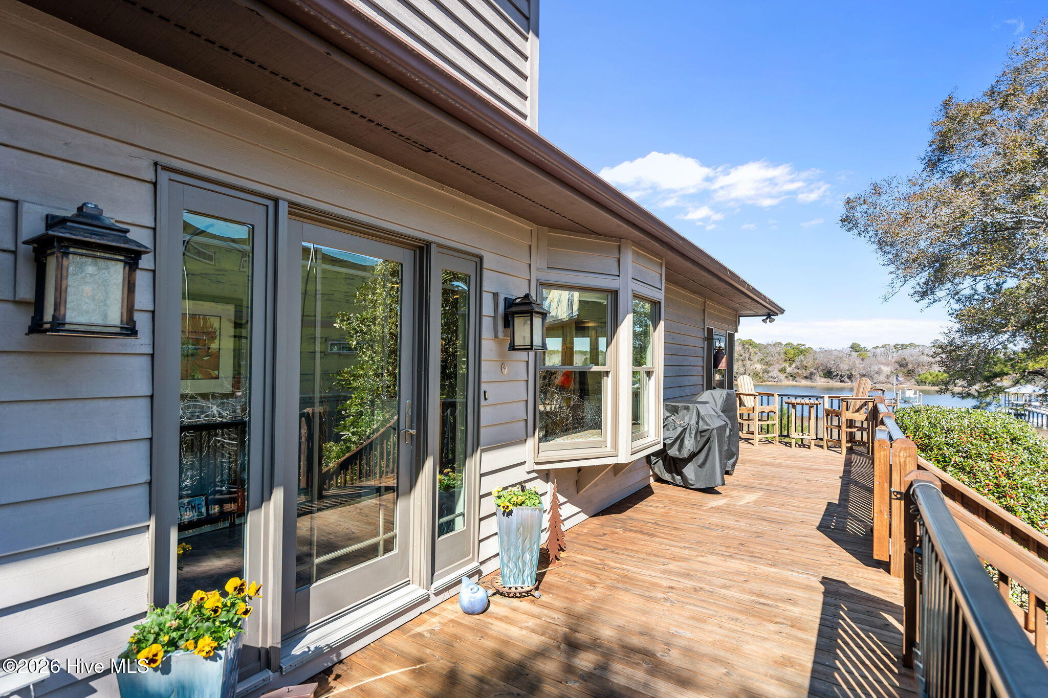 100555444 | Photo 23