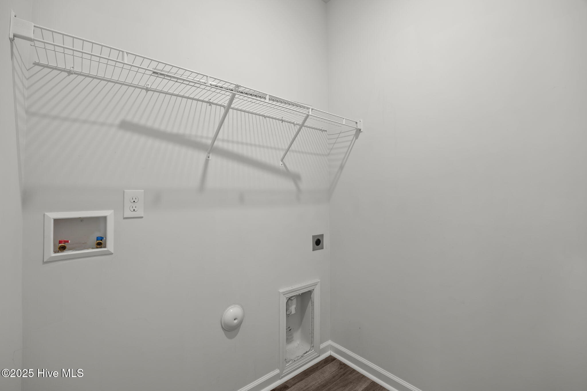 100546434 | Photo 30