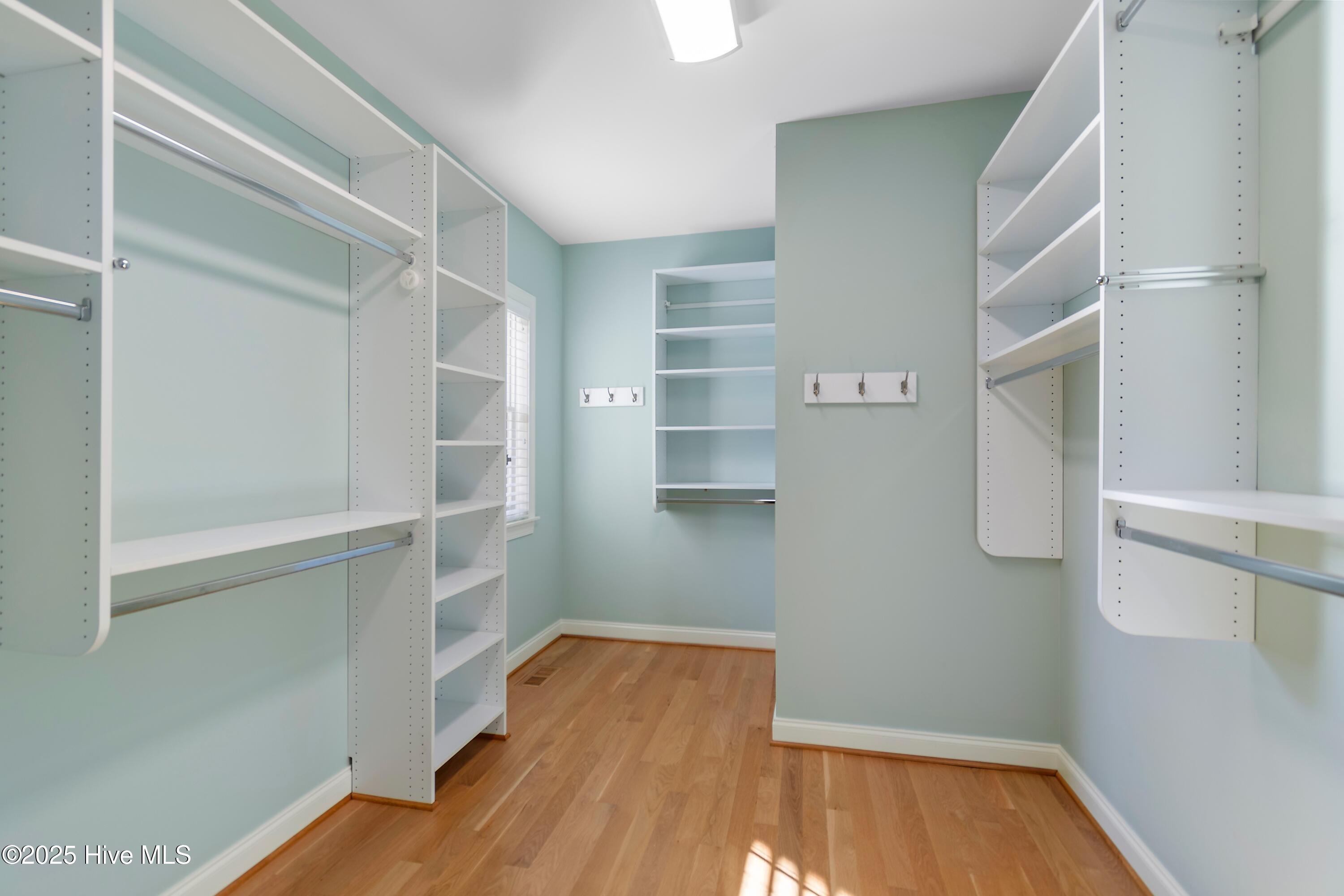 100537918 | Photo 21