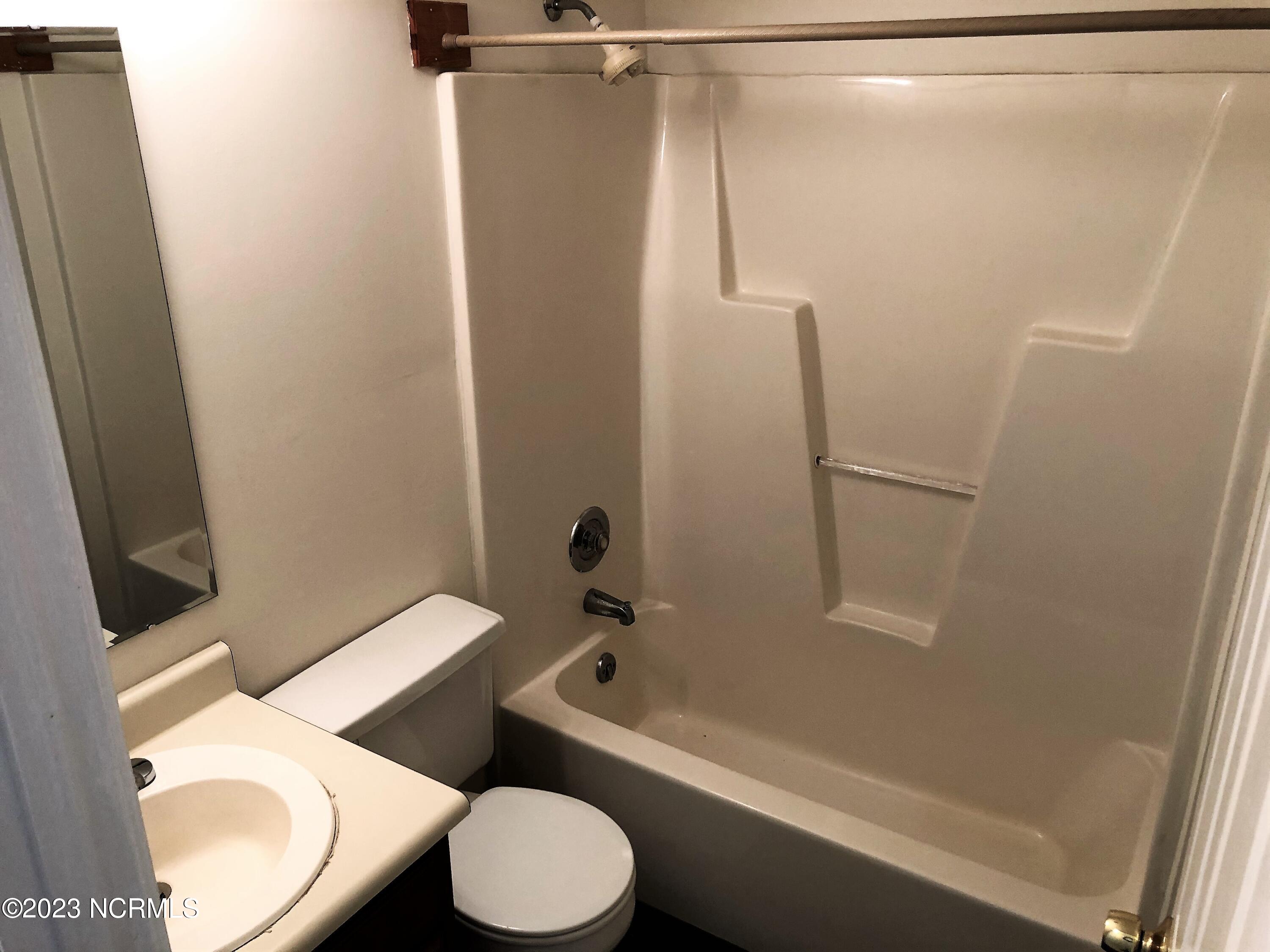 100565733 | Photo 10