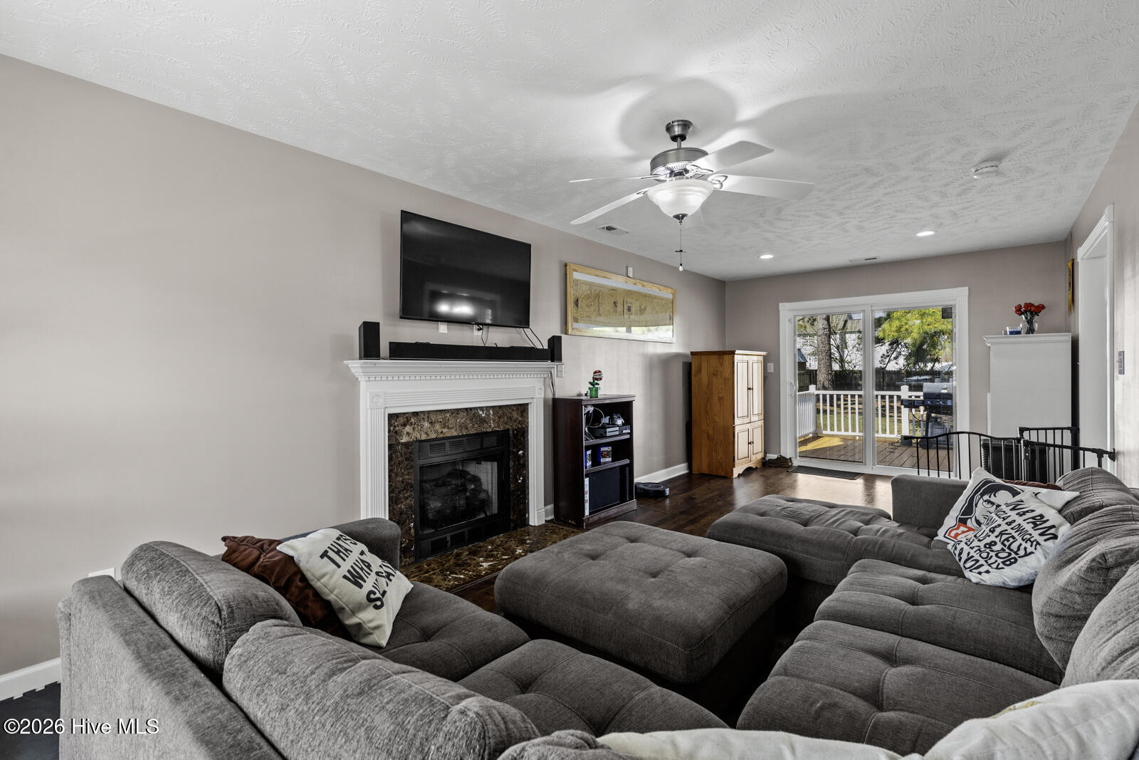 100564296 | Photo 16