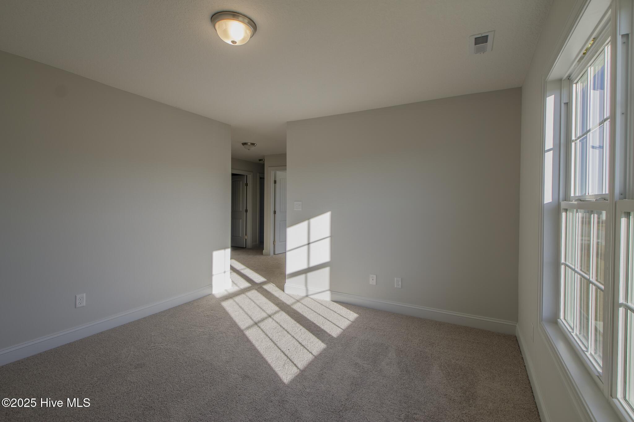 100492208 | Photo 31