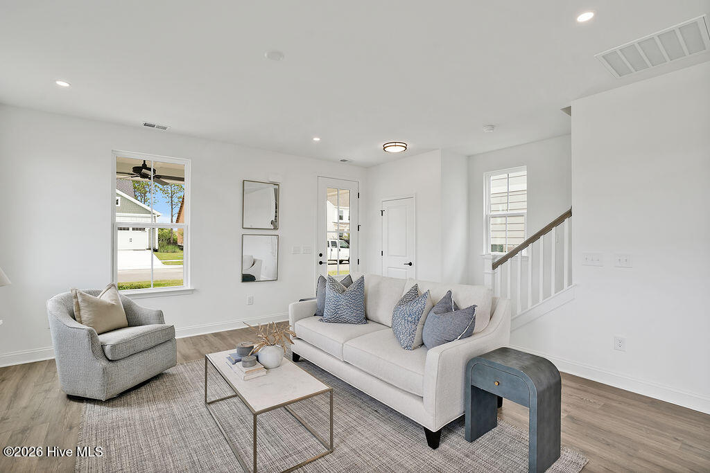 100549861 | Photo 17