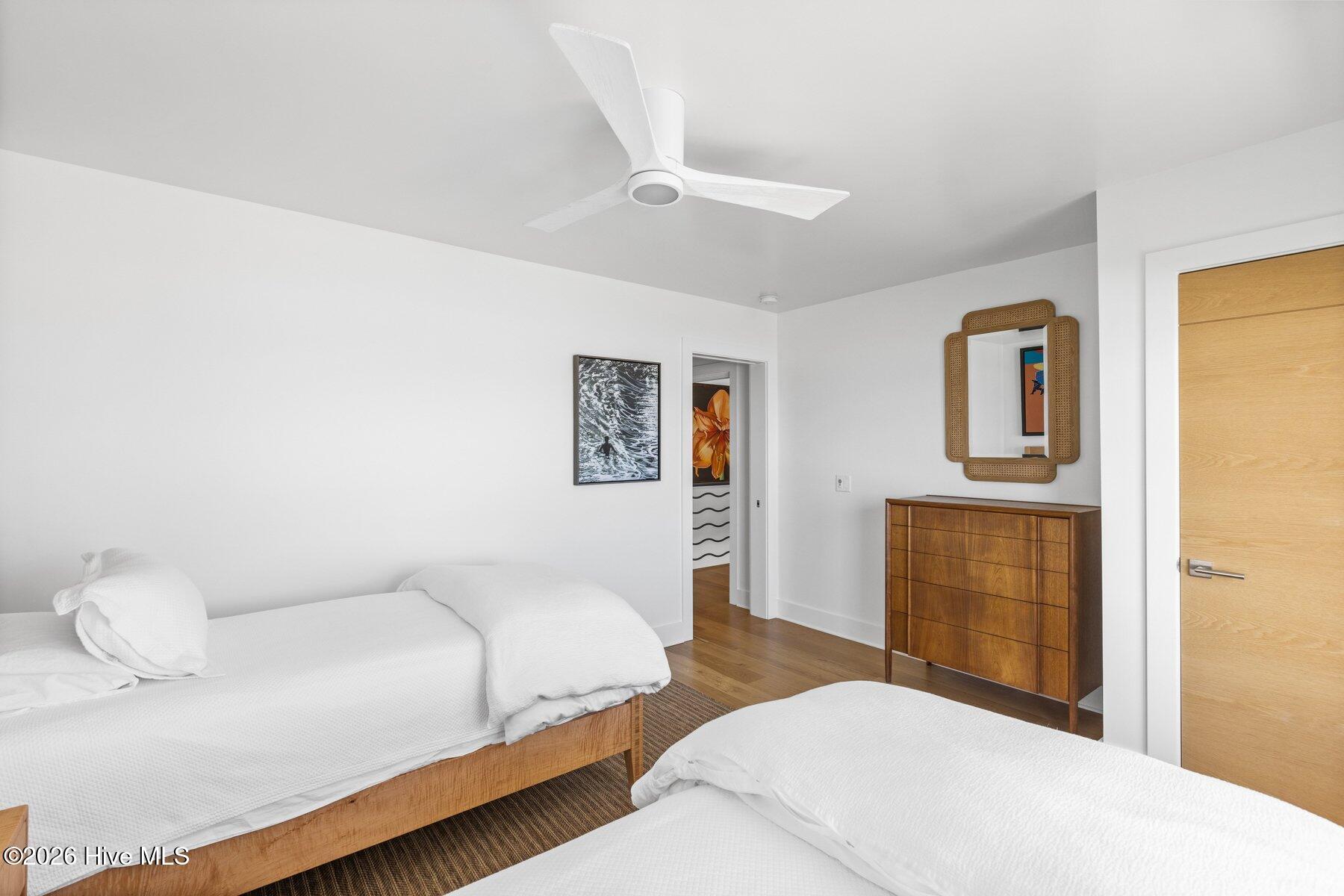 100560851 | Photo 34