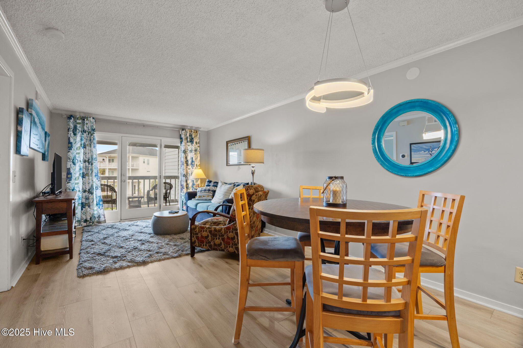 100548198 | Photo 10