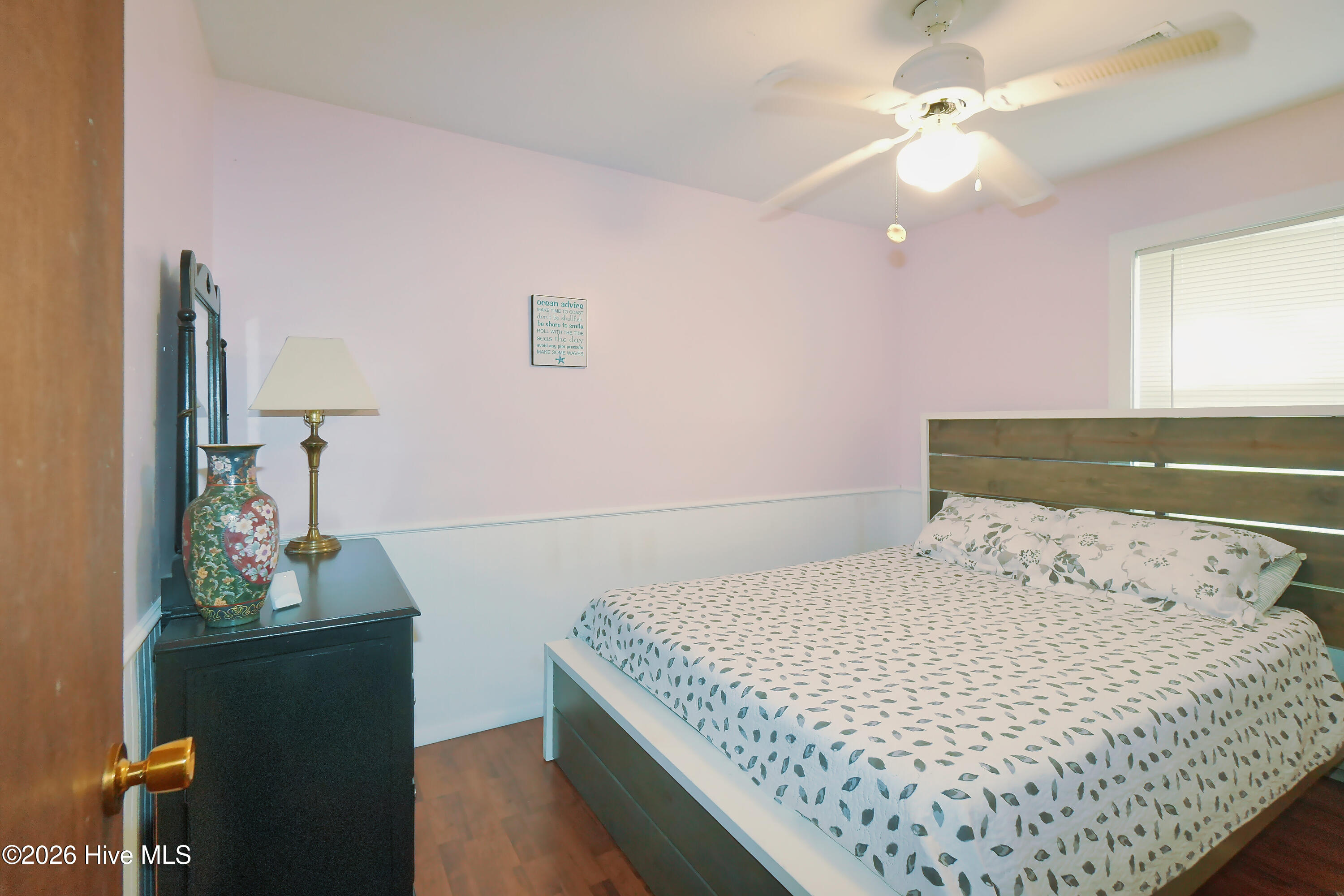 100550833 | Photo 11