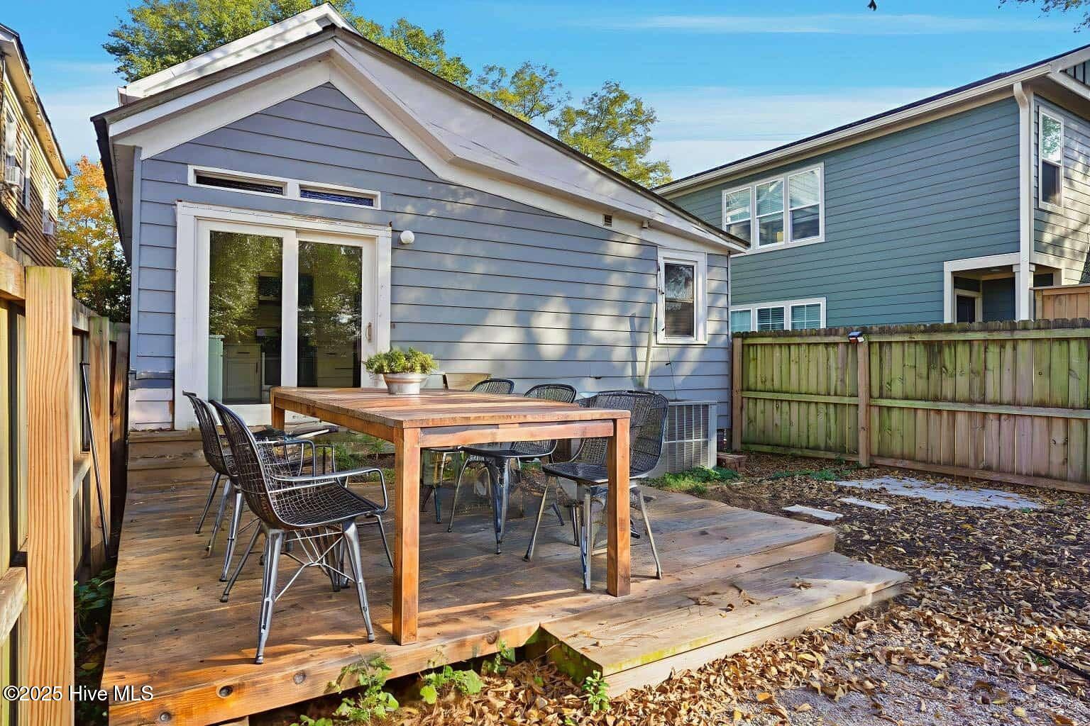 100542379 | Photo 30