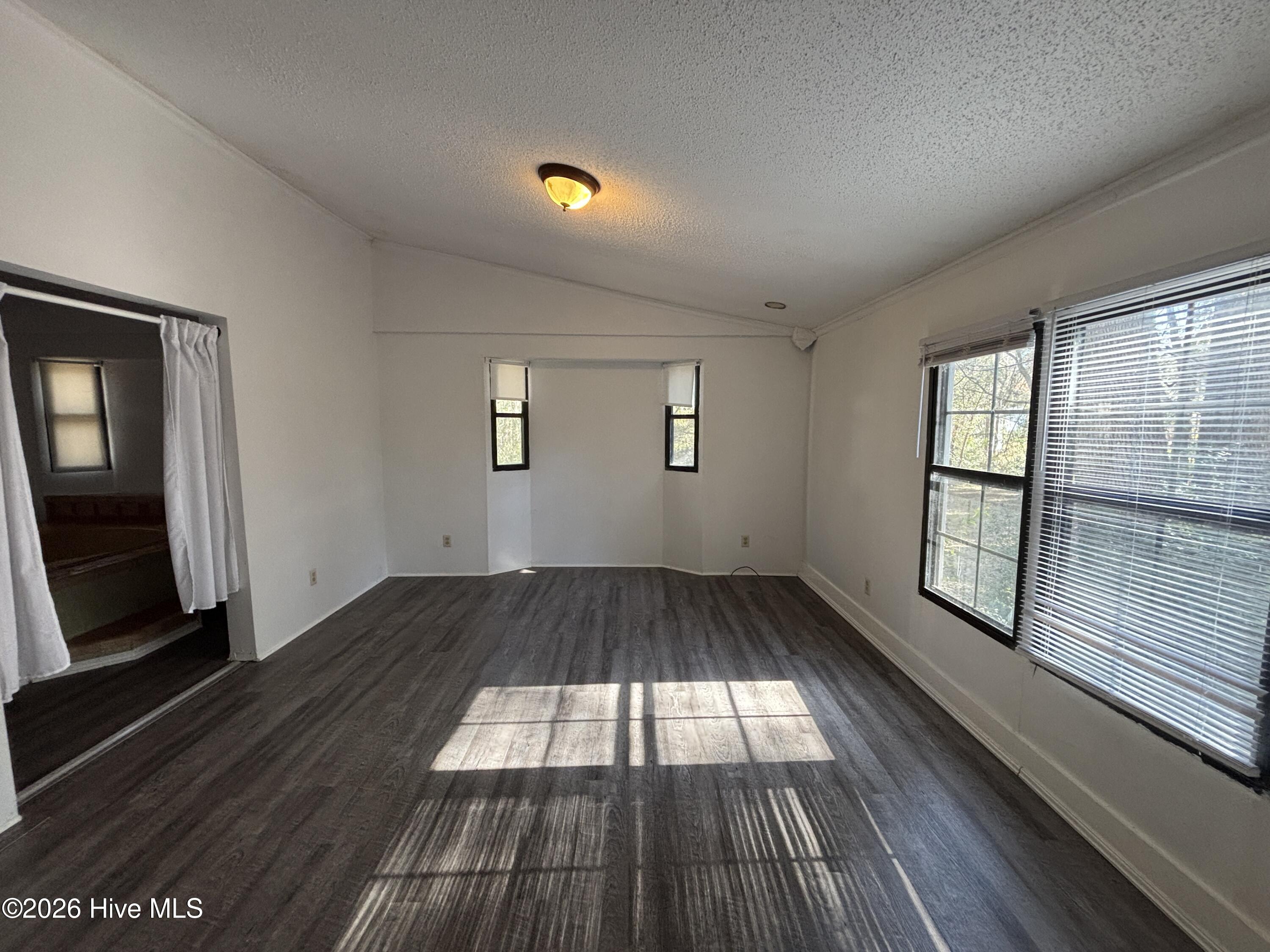 100562125 | Photo 13