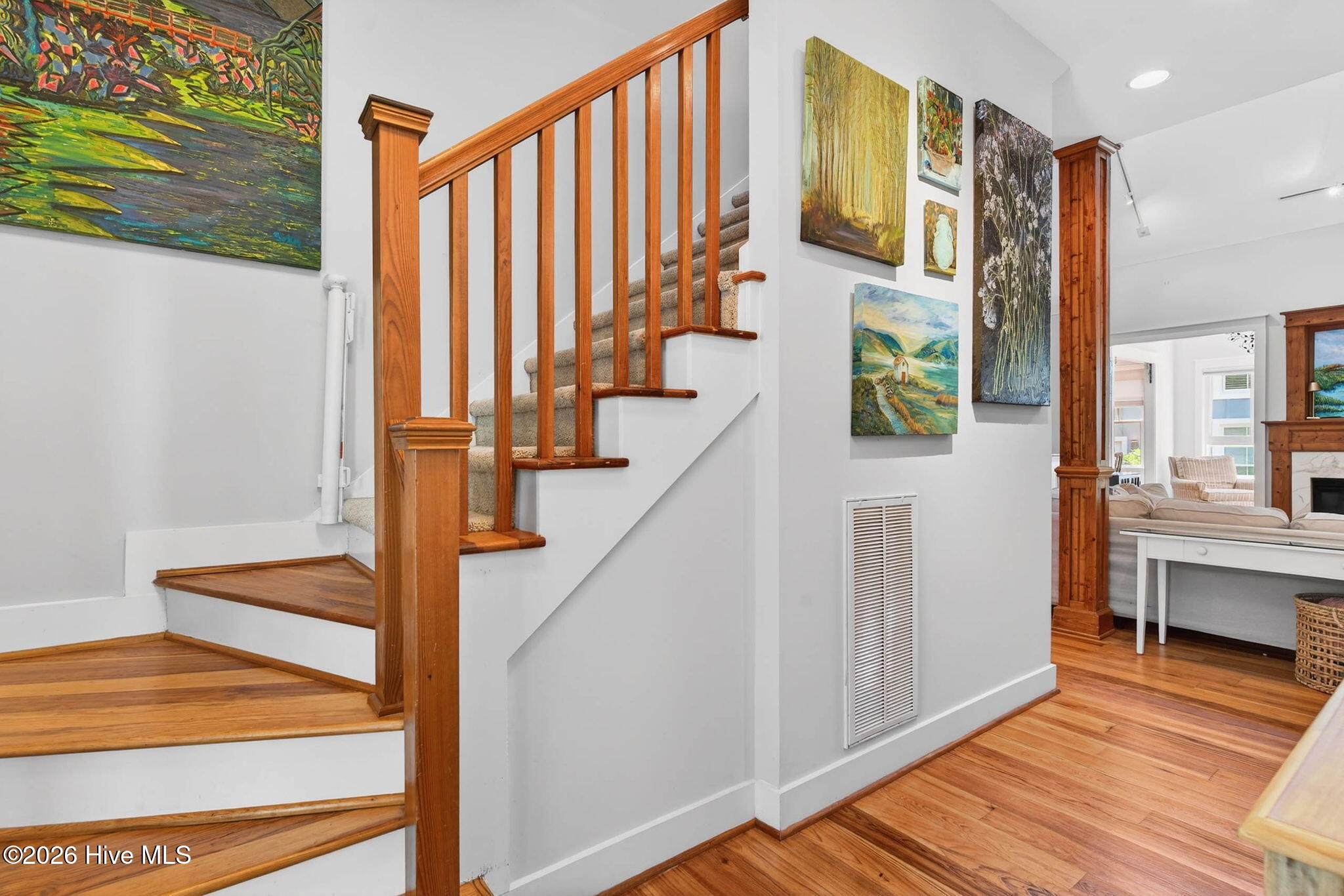 100564993 | Photo 11