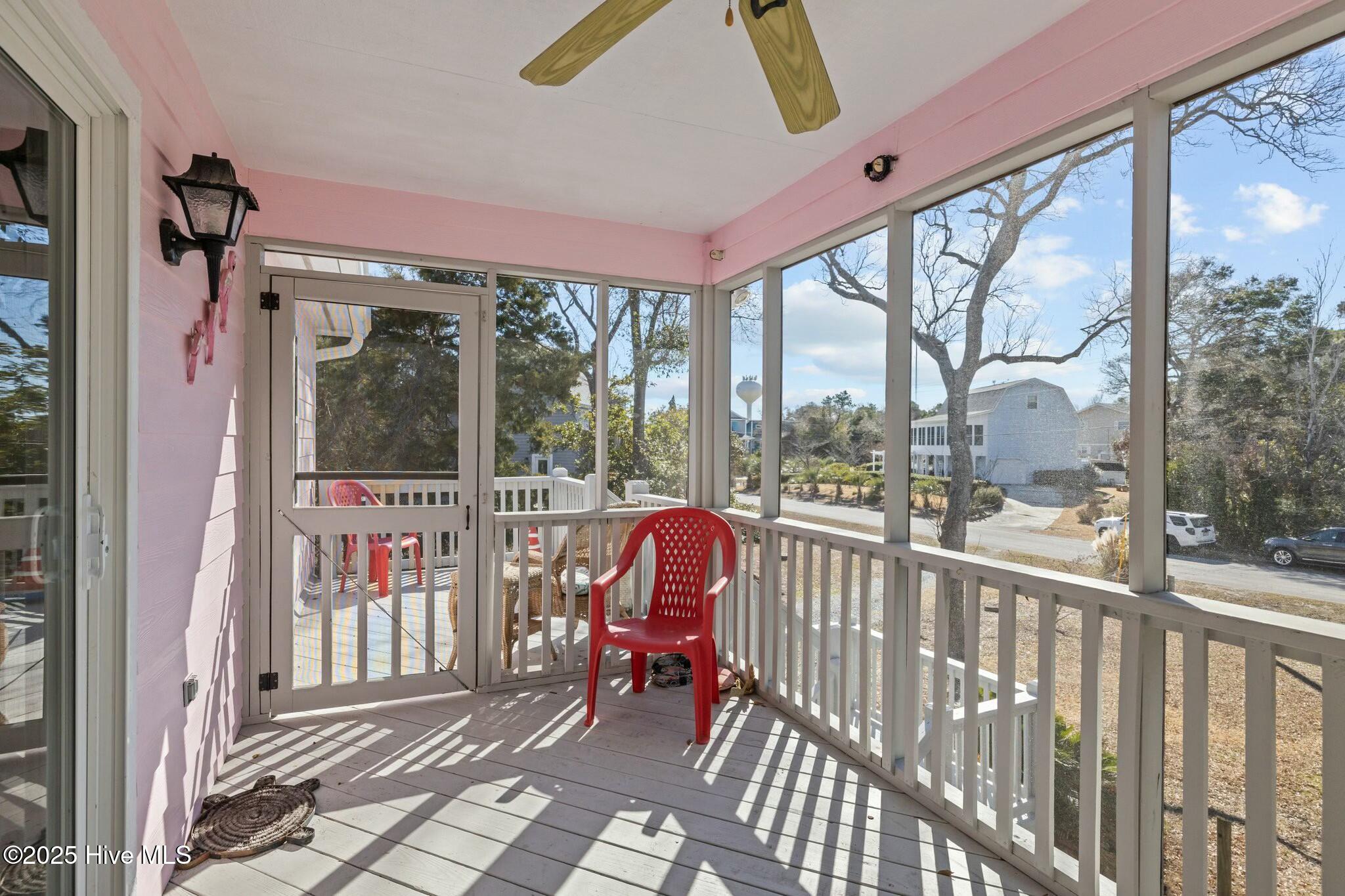 100490035 | Photo 43