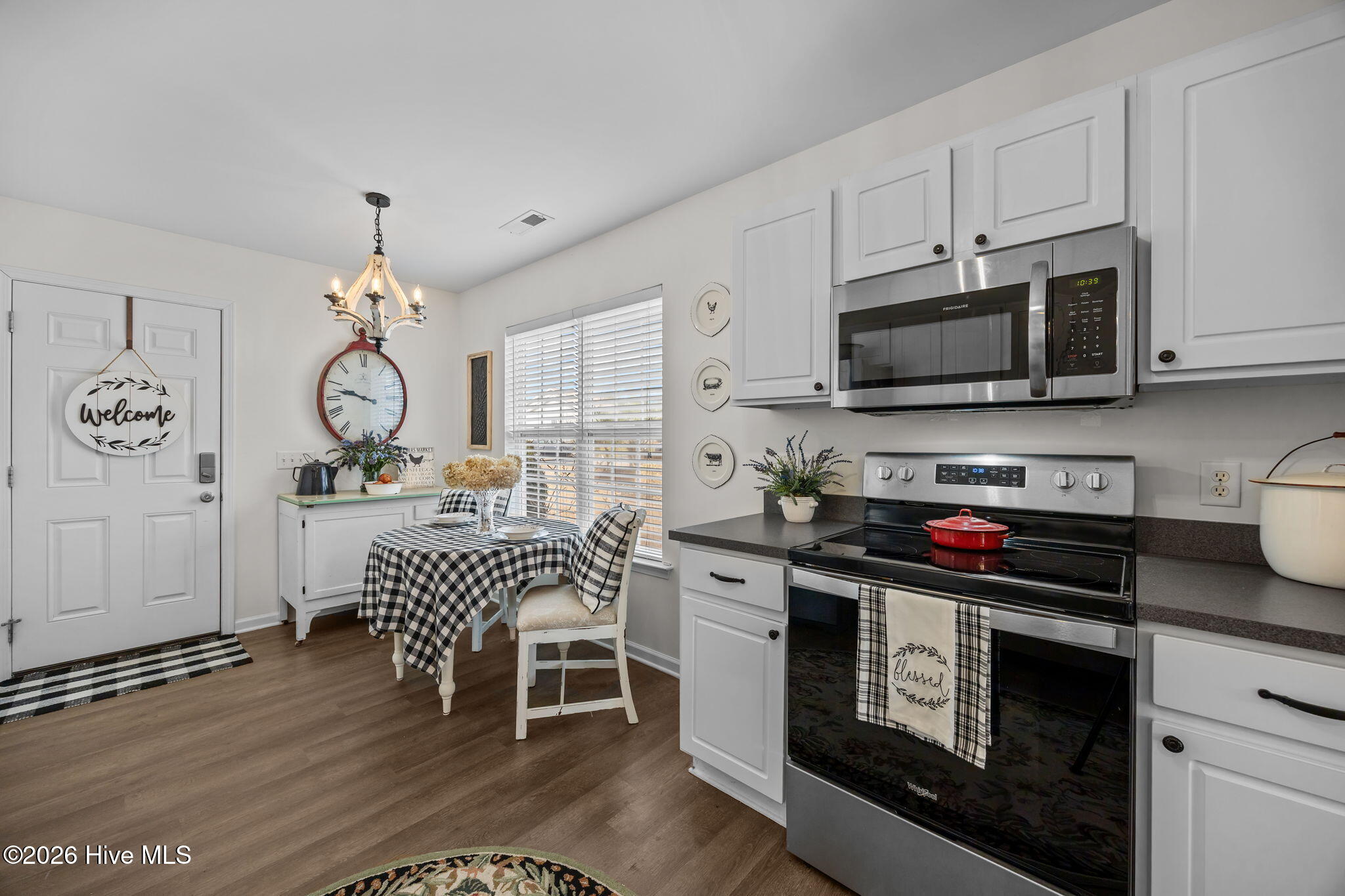 100557016 | Photo 22