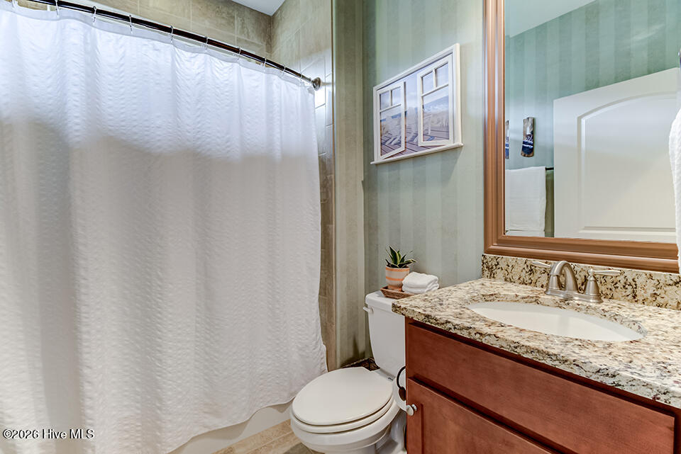 100548216 | Photo 28