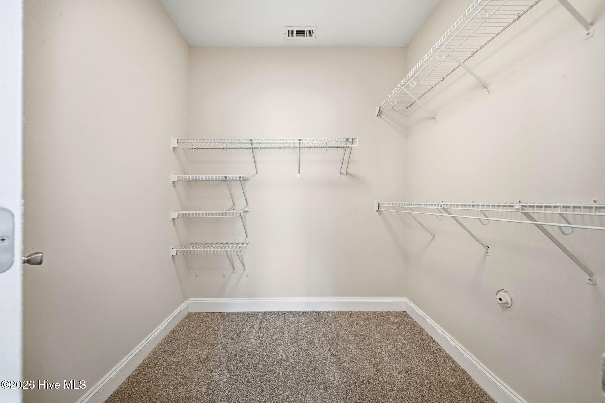 100566234 | Photo 41