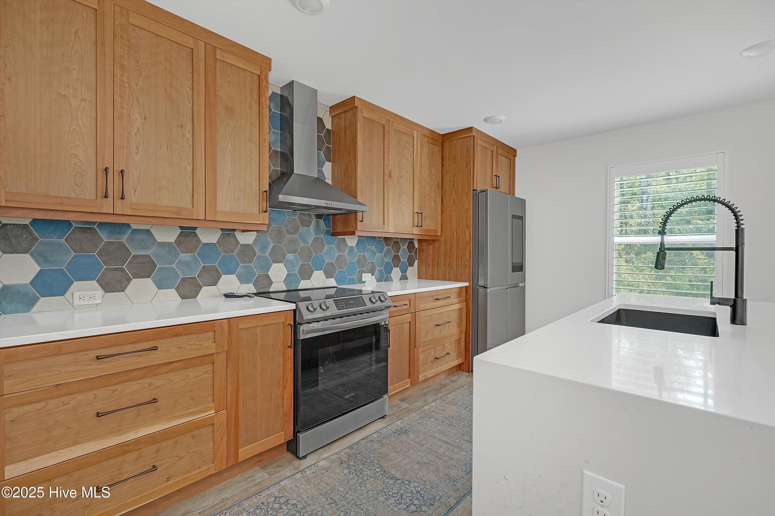 100511892 | Photo 20