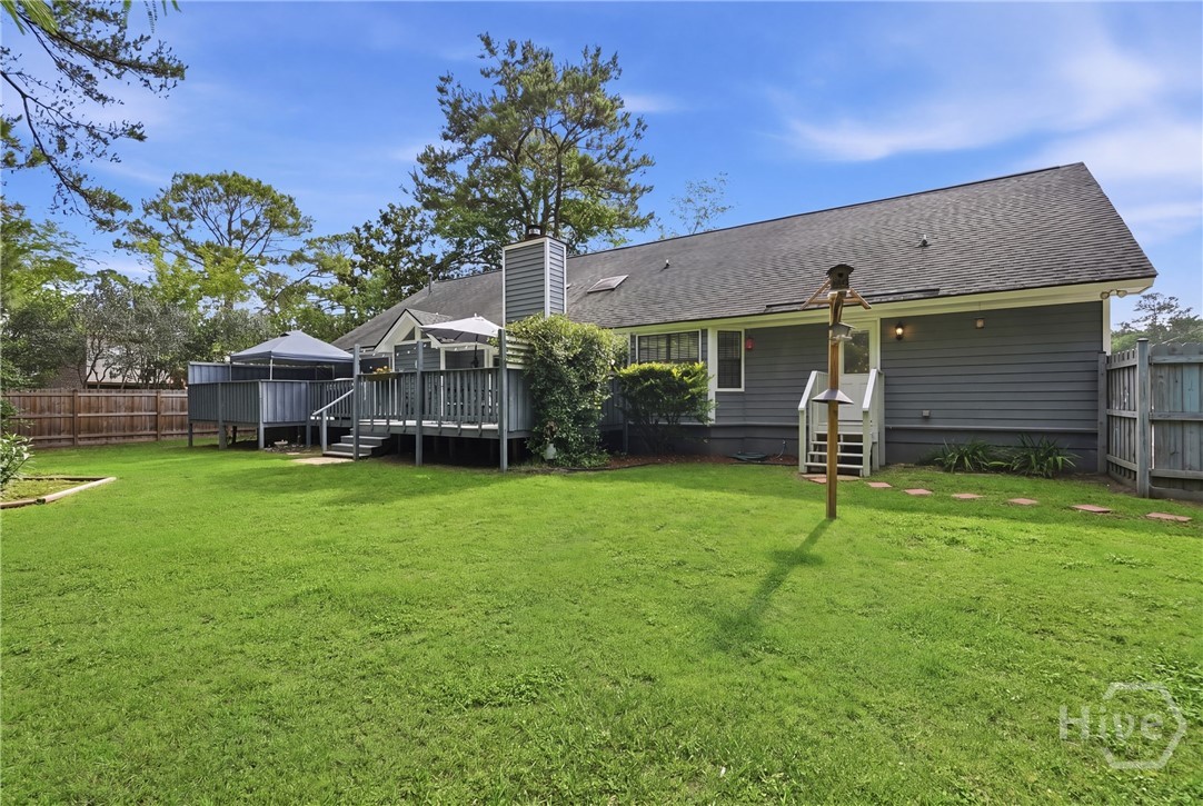 Beautiful backyard in 3 Rice Mill Drive. *grass ha