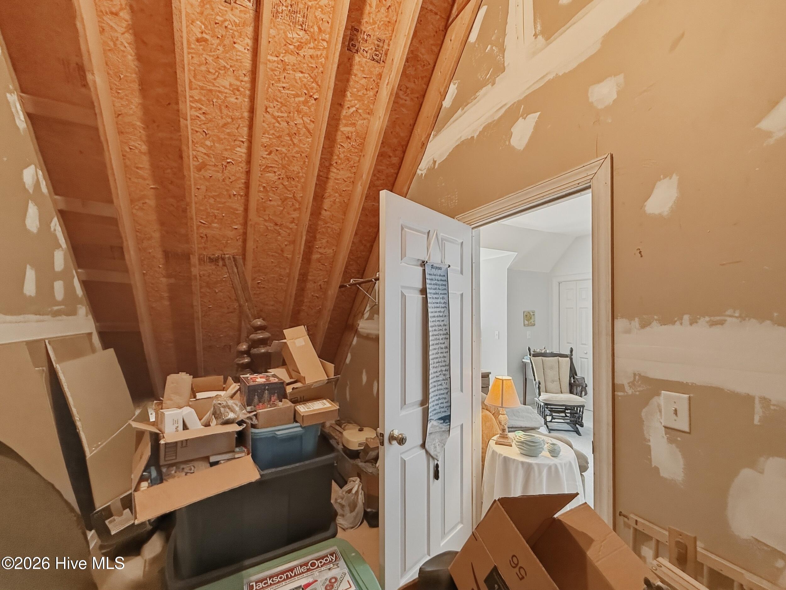 100561994 | Photo 56