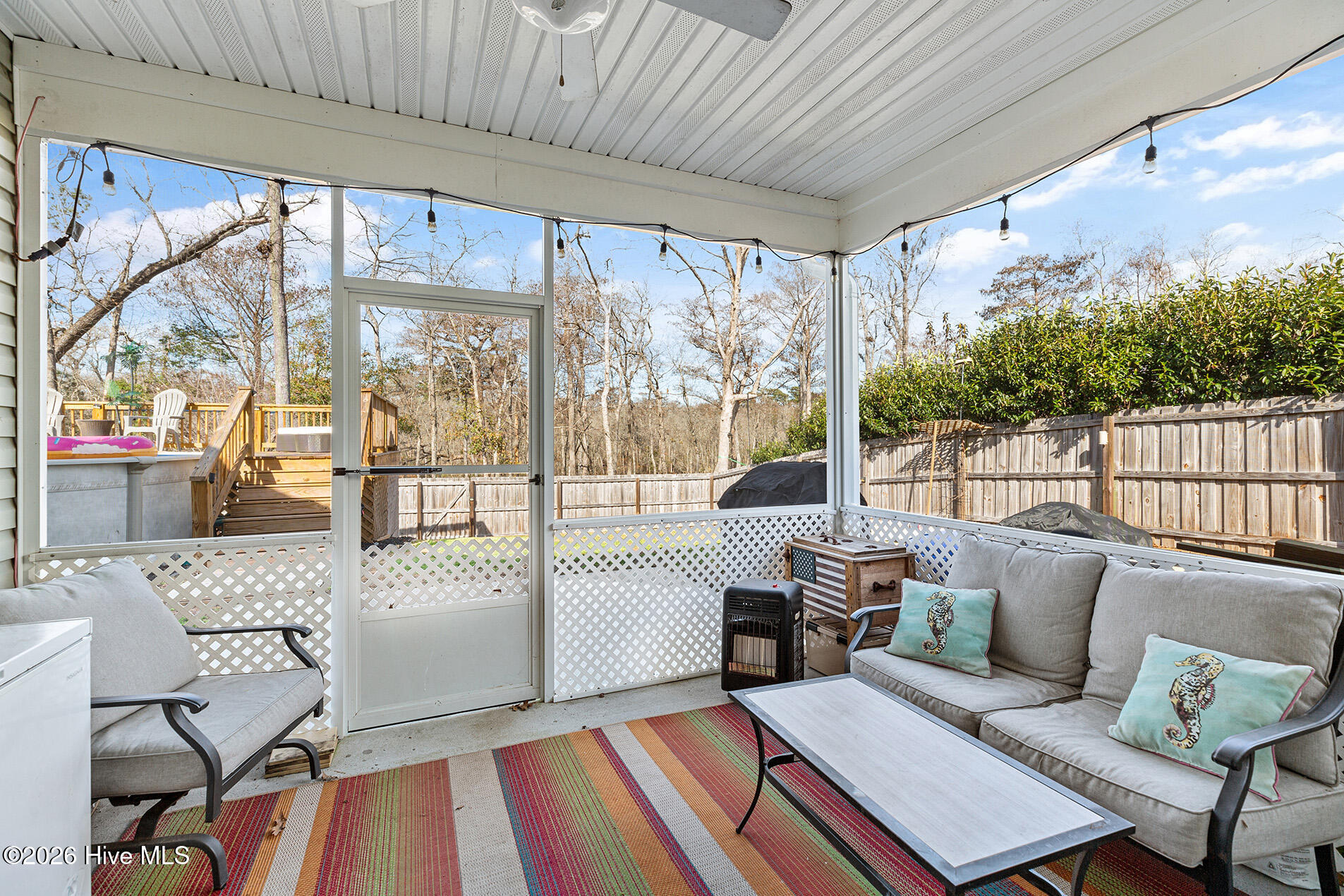 100550596 | Photo 43