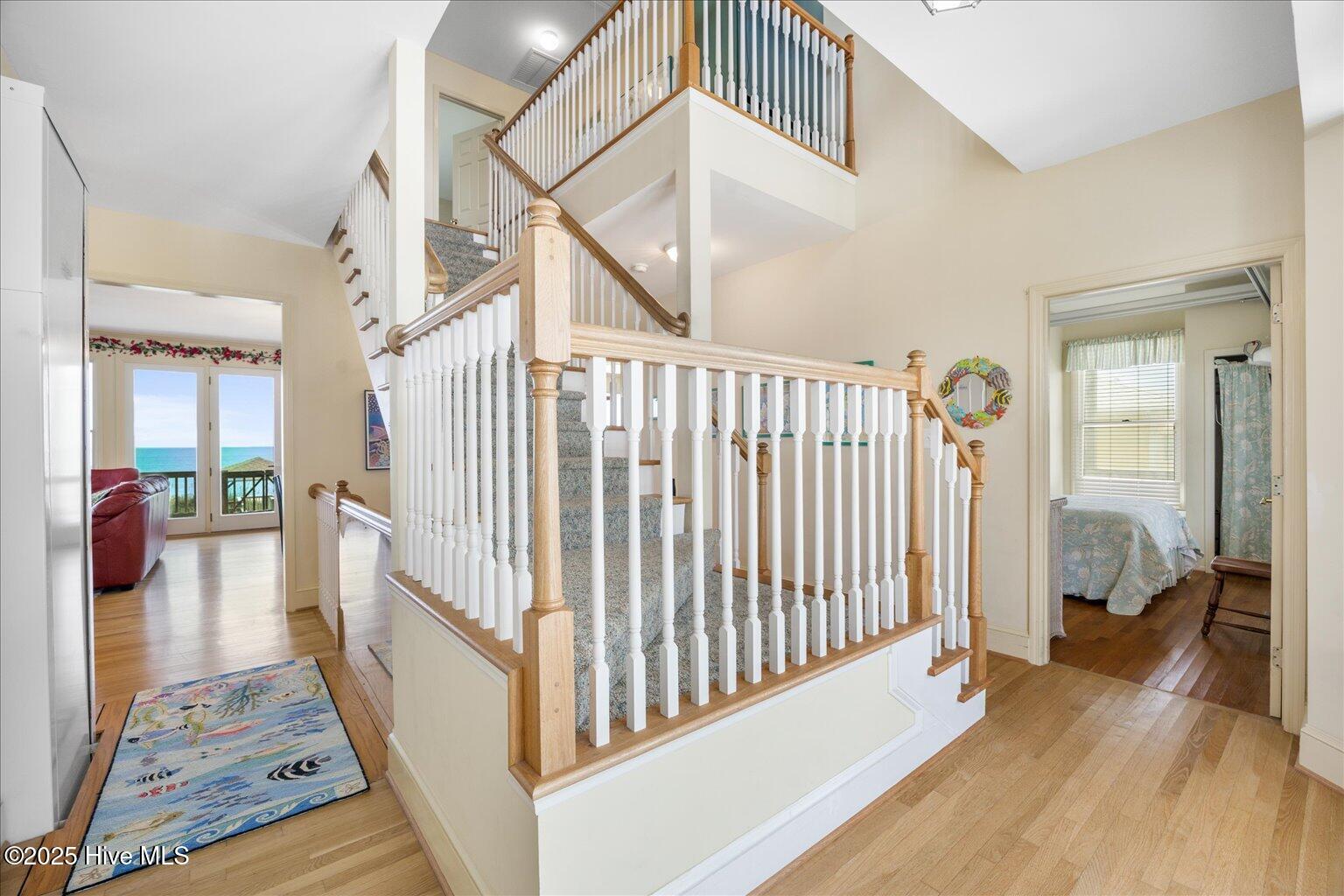 100526123 | Photo 13