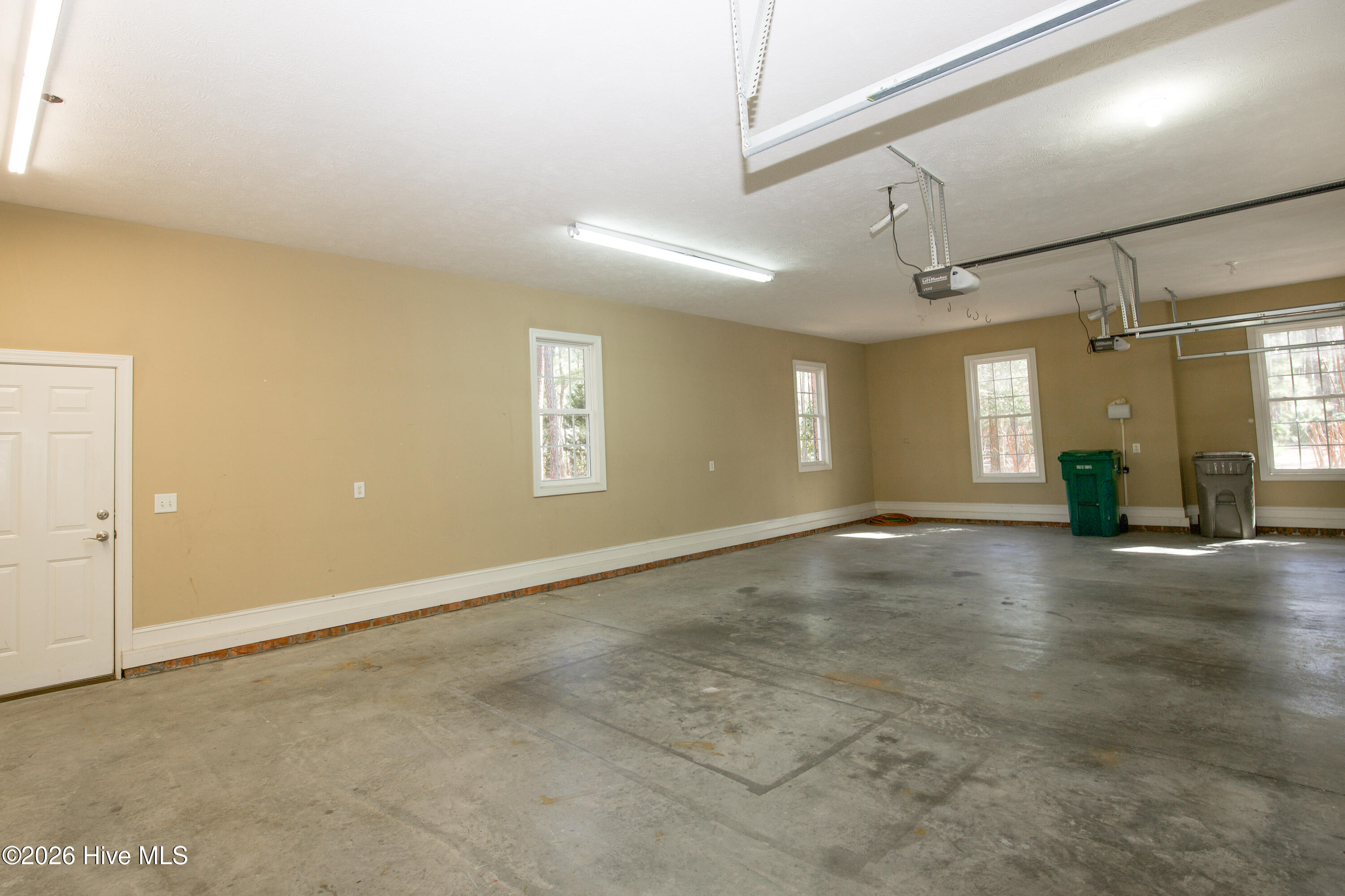 16 Montrose Ct-75