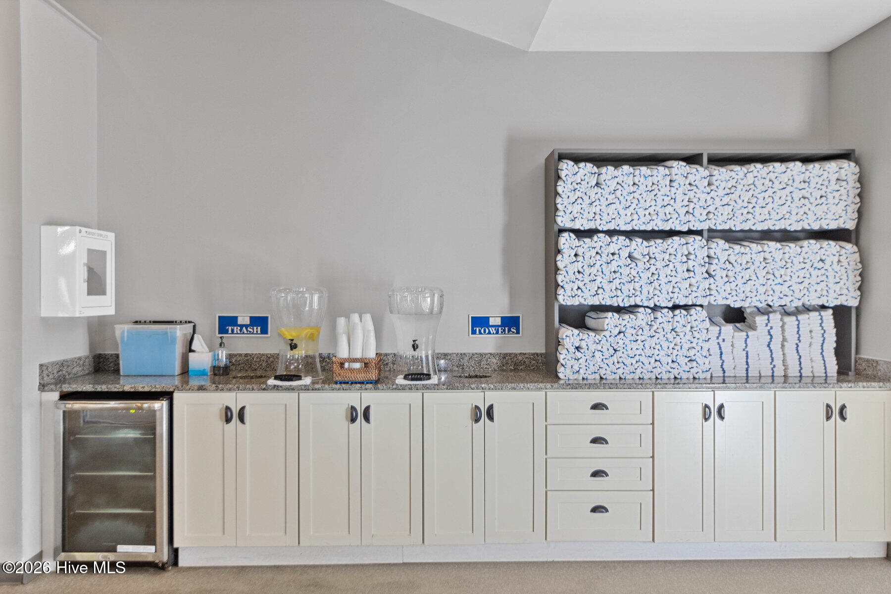 100558042 | Photo 84