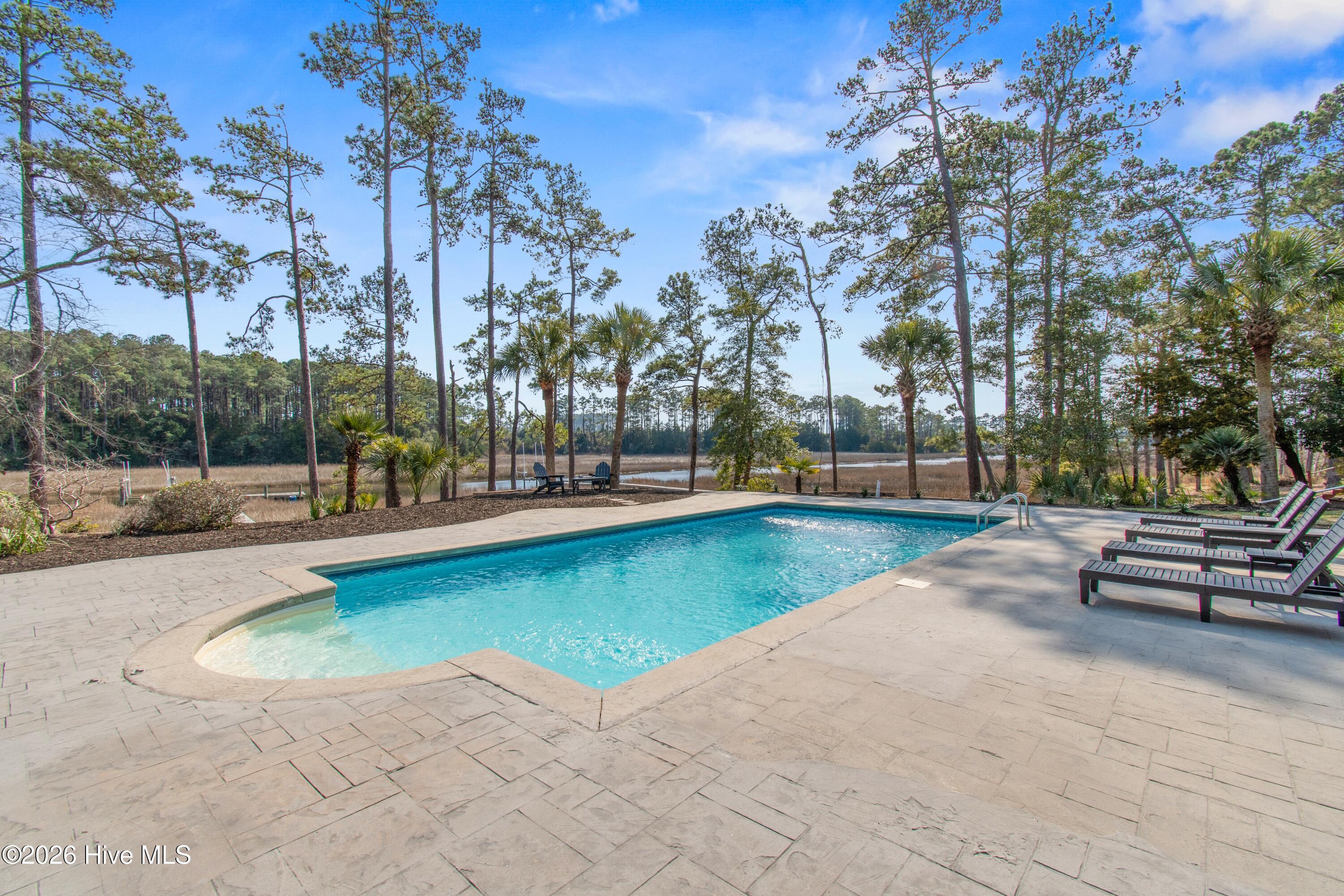 100556655 | Photo 70