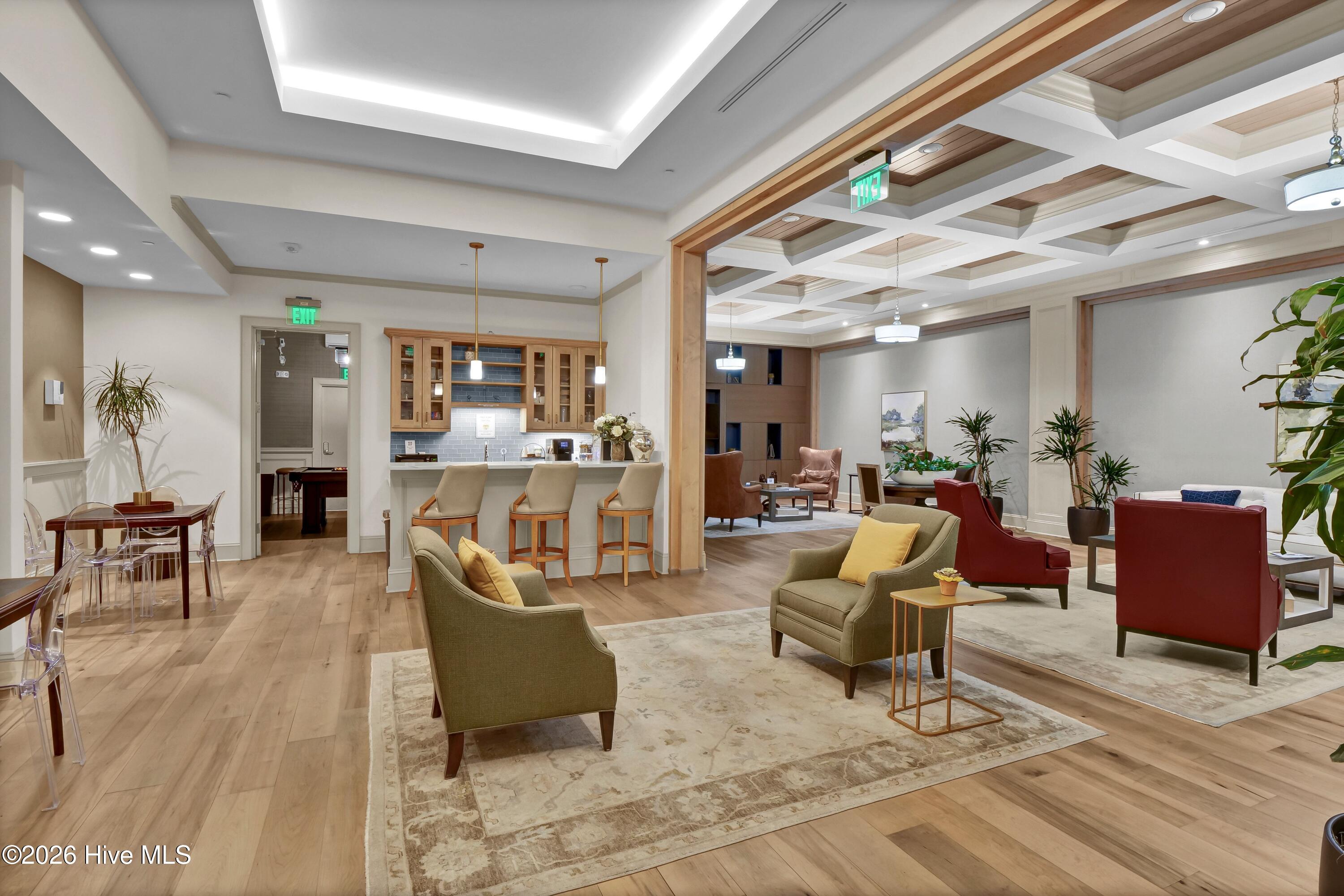 100567765 | Photo 42