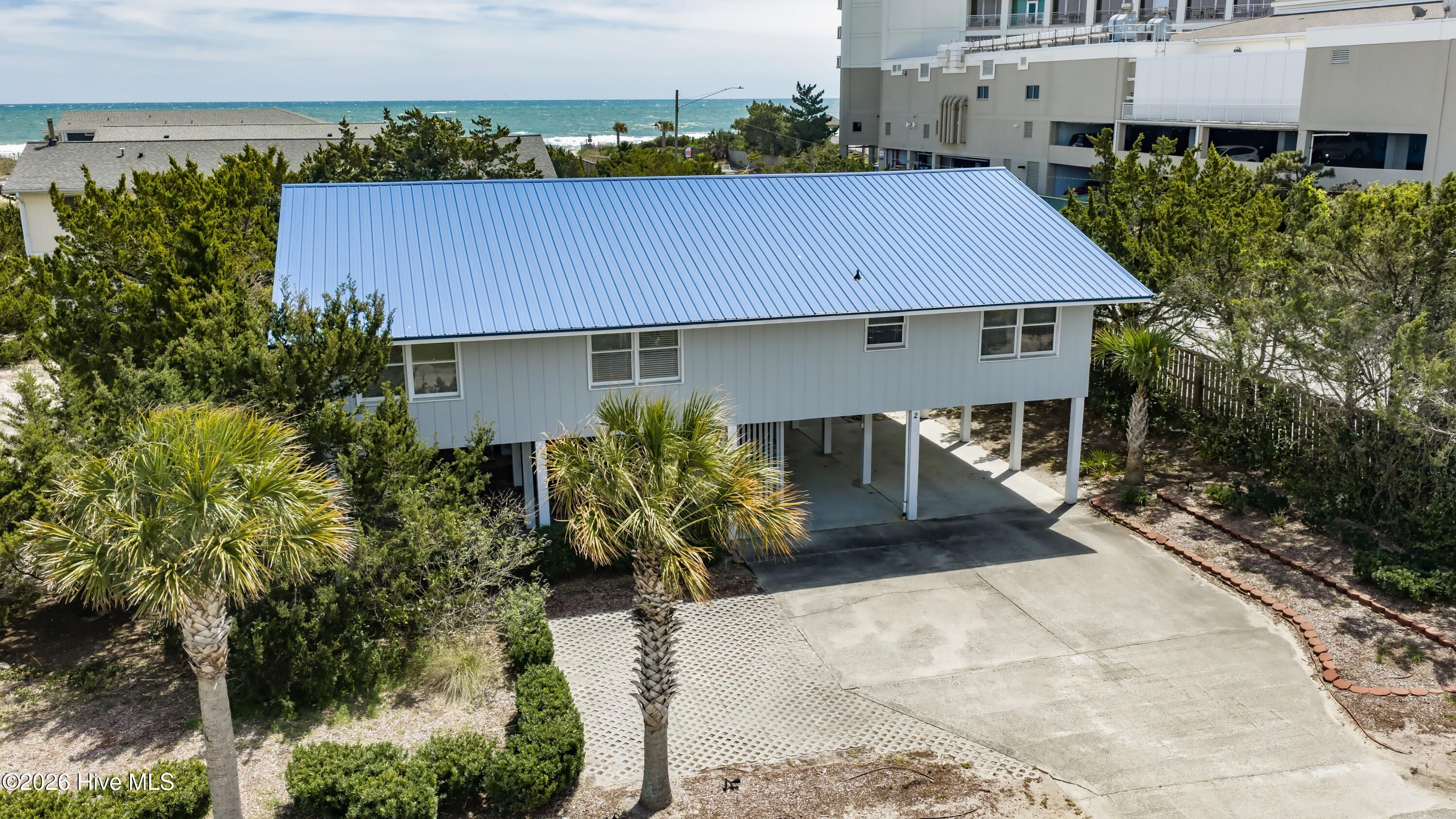 100565989 | Photo 28