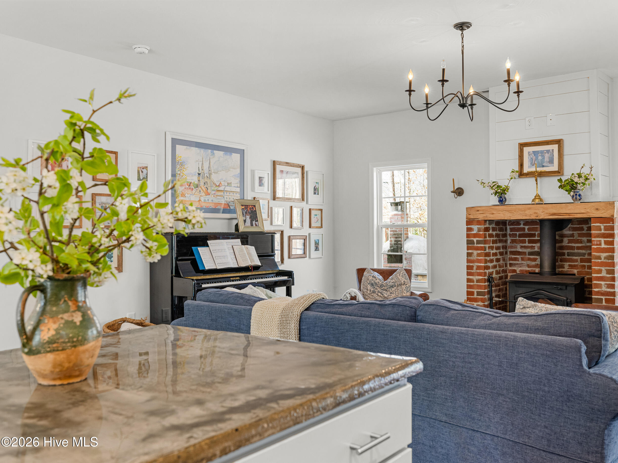 100558735 | Photo 24