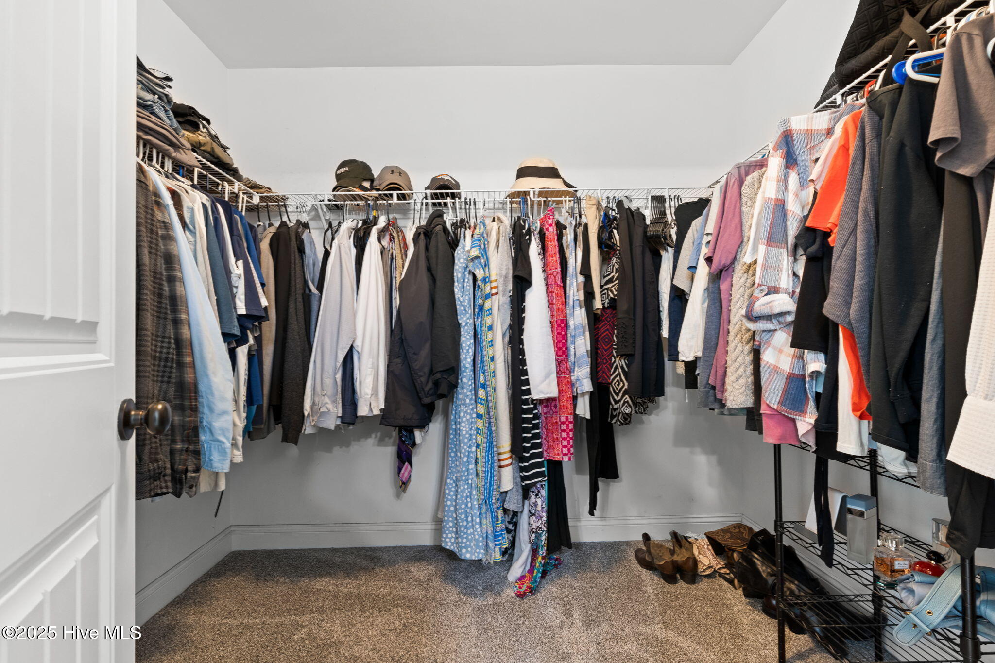 100521115 | Photo 38