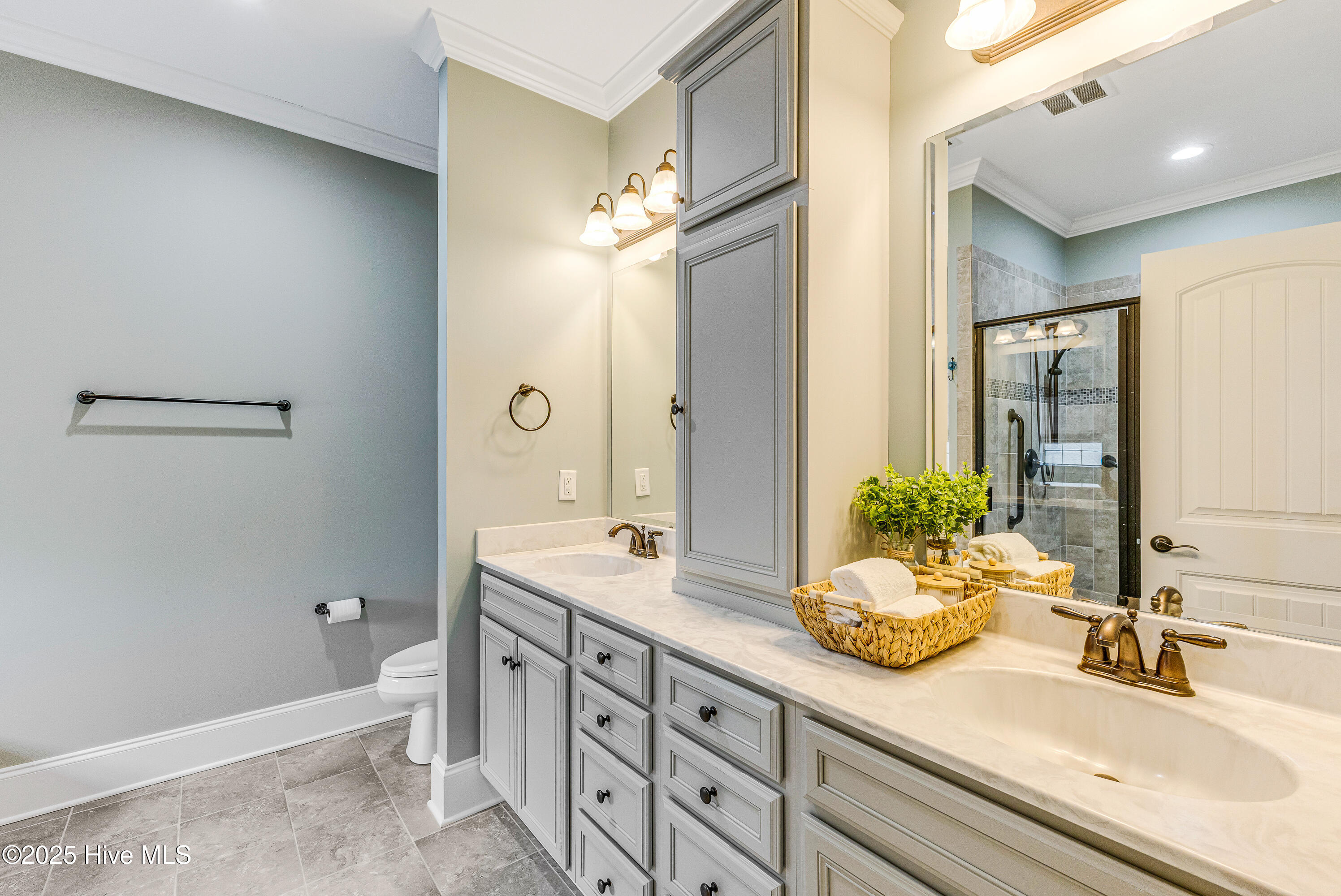 100546218 | Photo 31