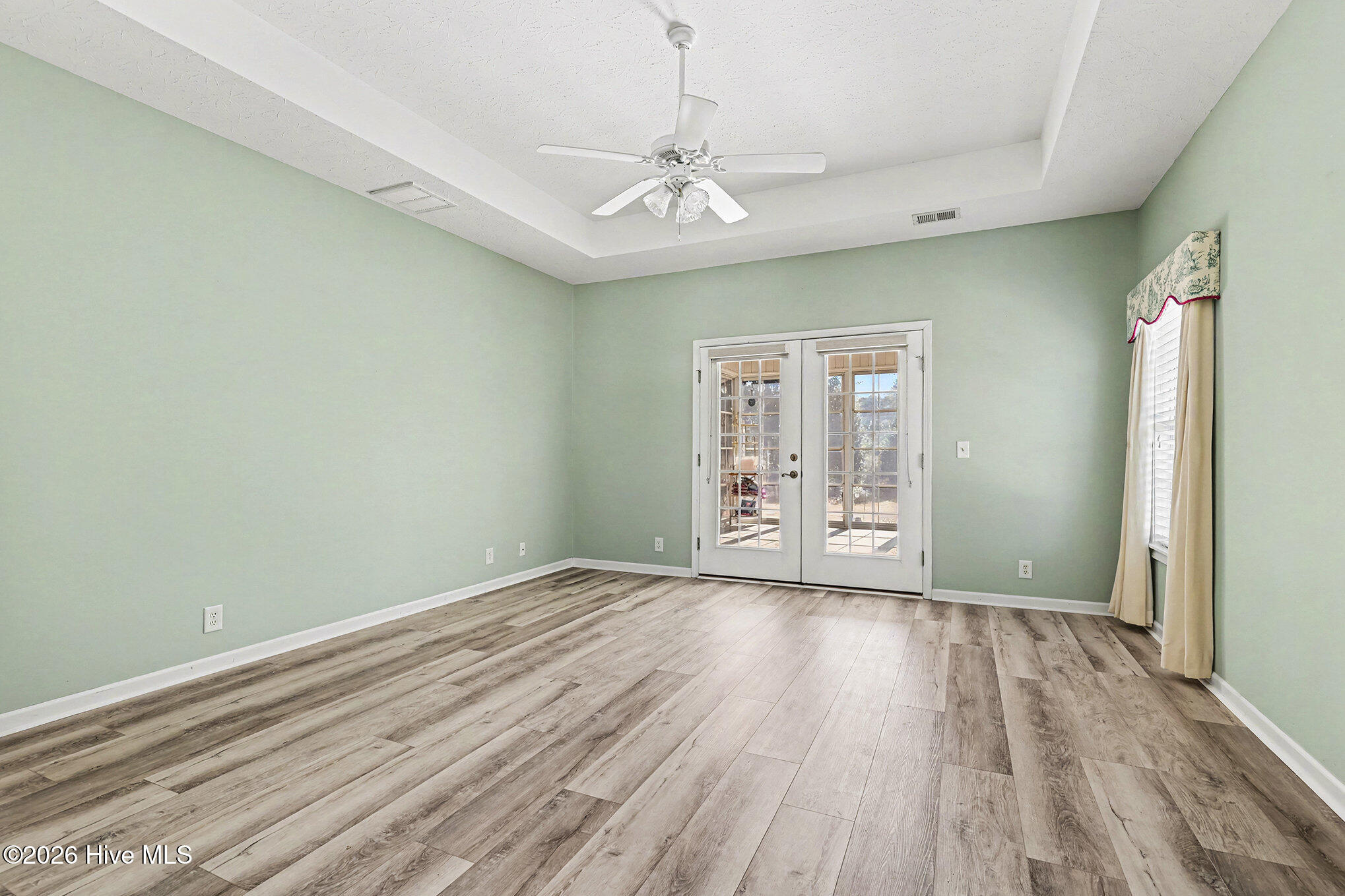 100539757 | Photo 16