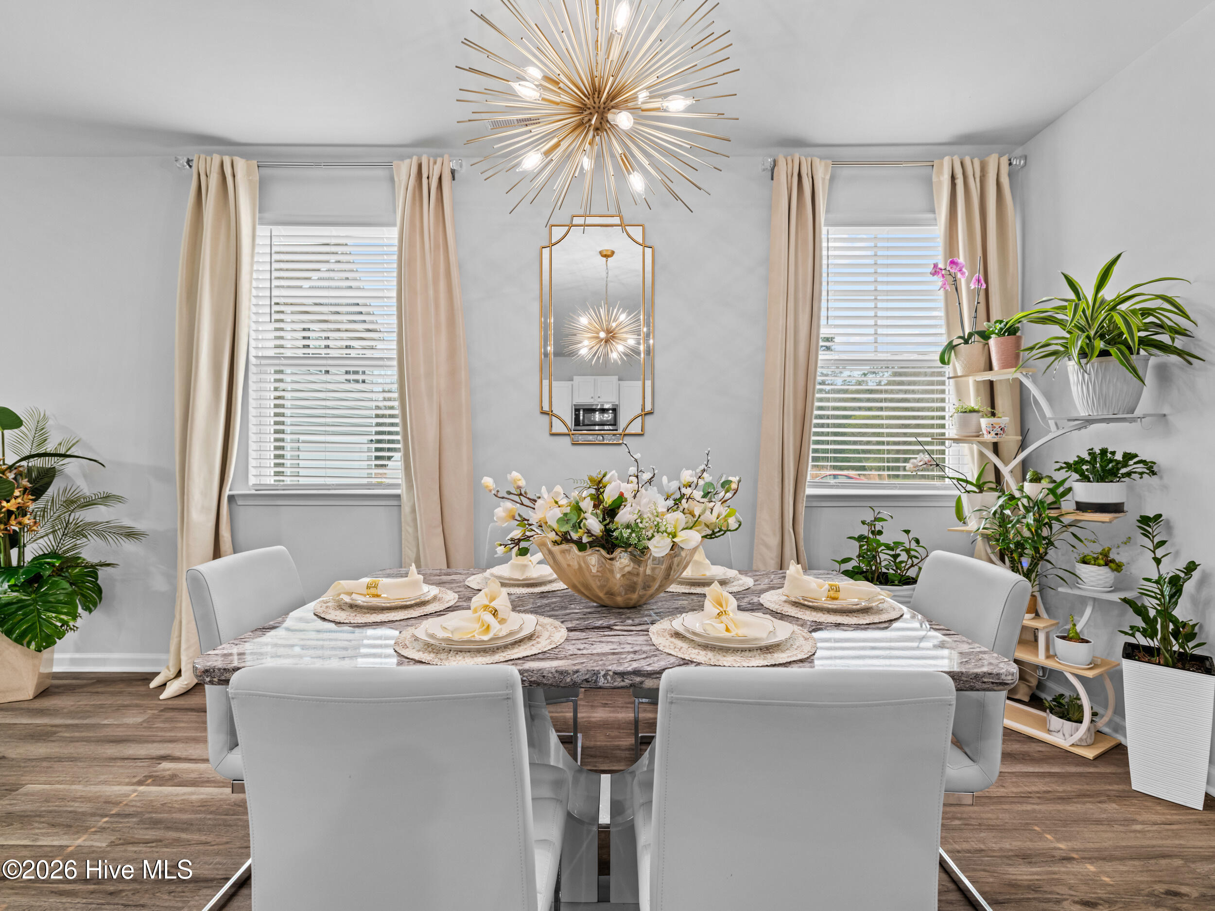 100562938 | Photo 10