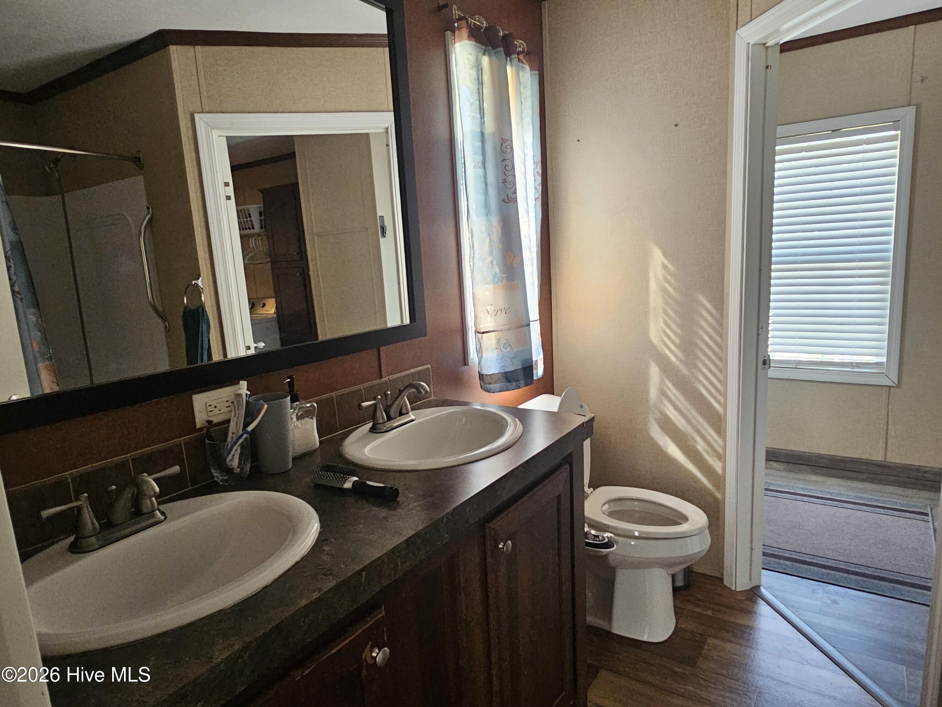 100557730 | Photo 12