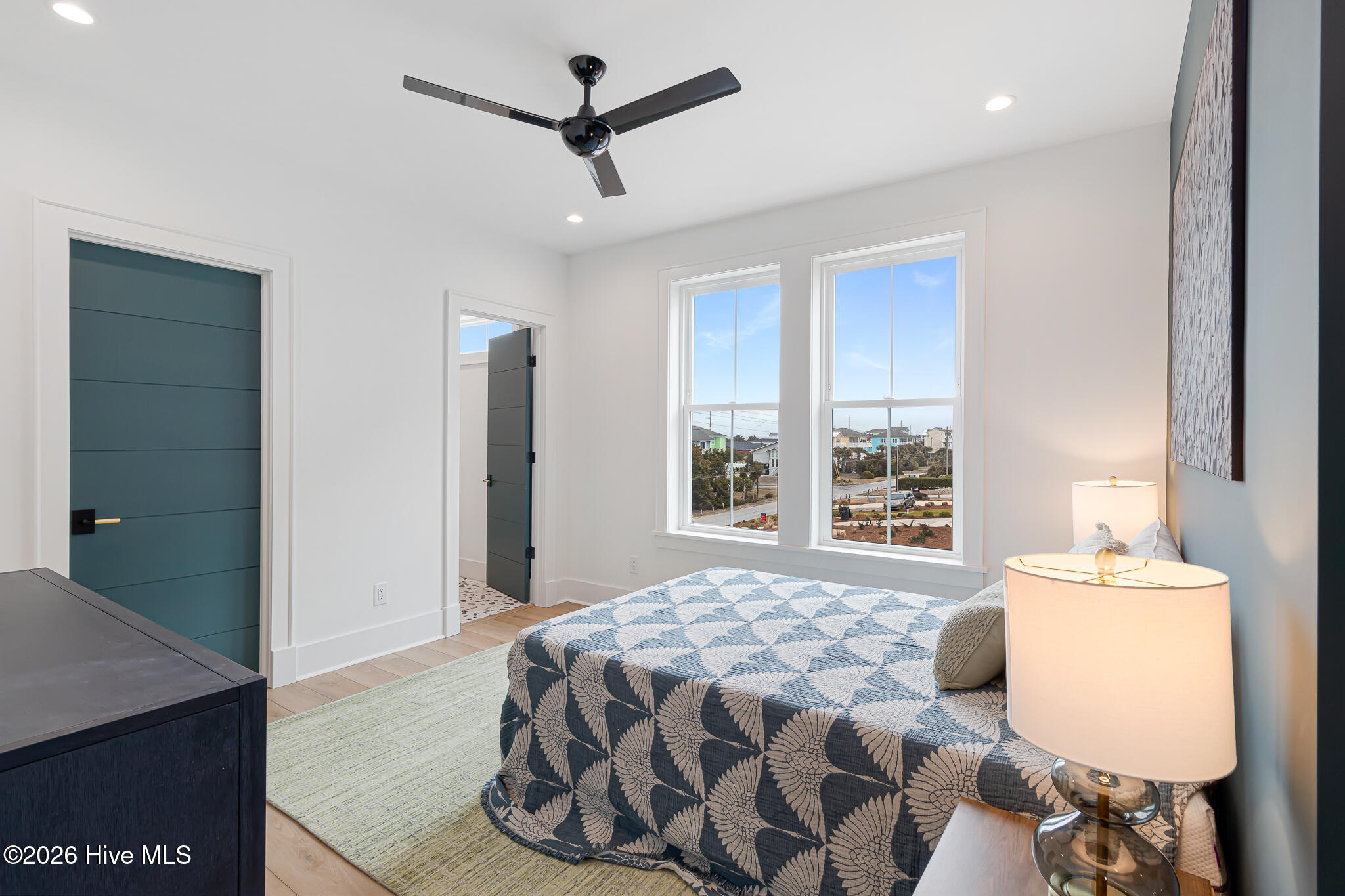 100556926 | Photo 34