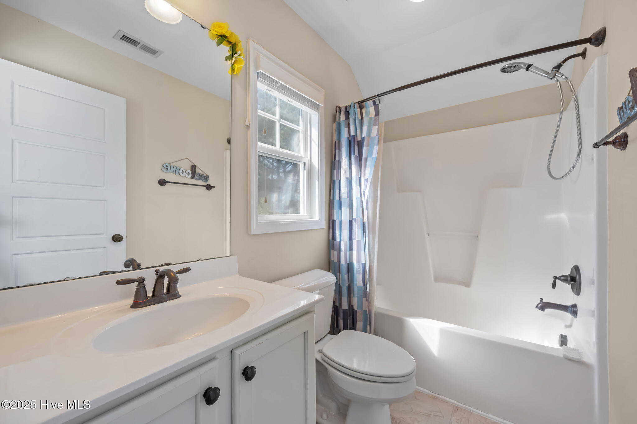 100538914 | Photo 27