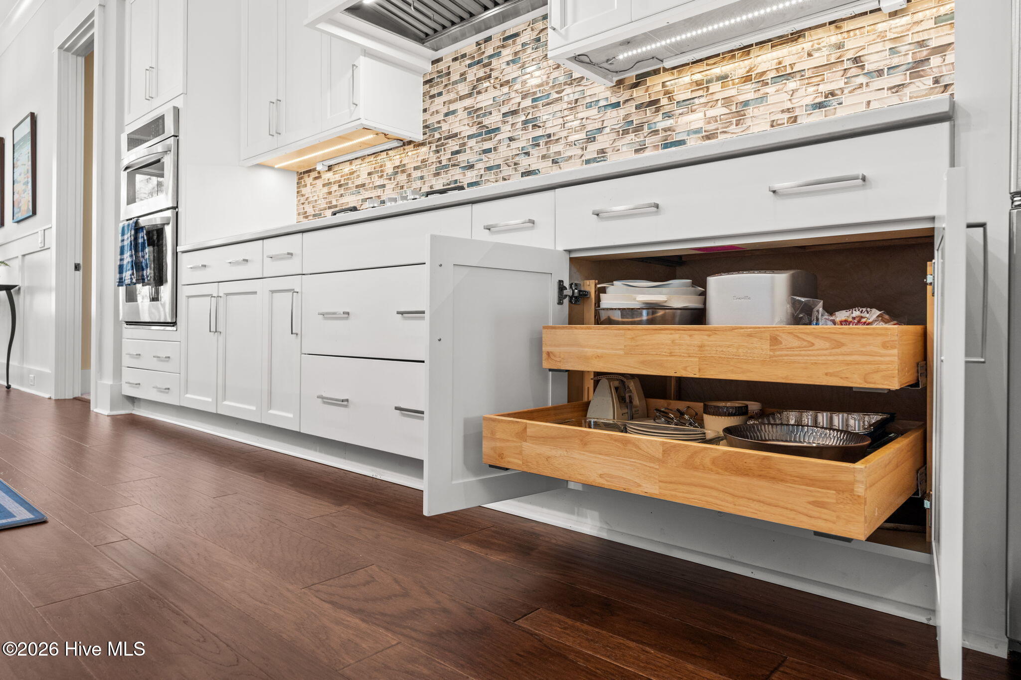 100564943 | Photo 15