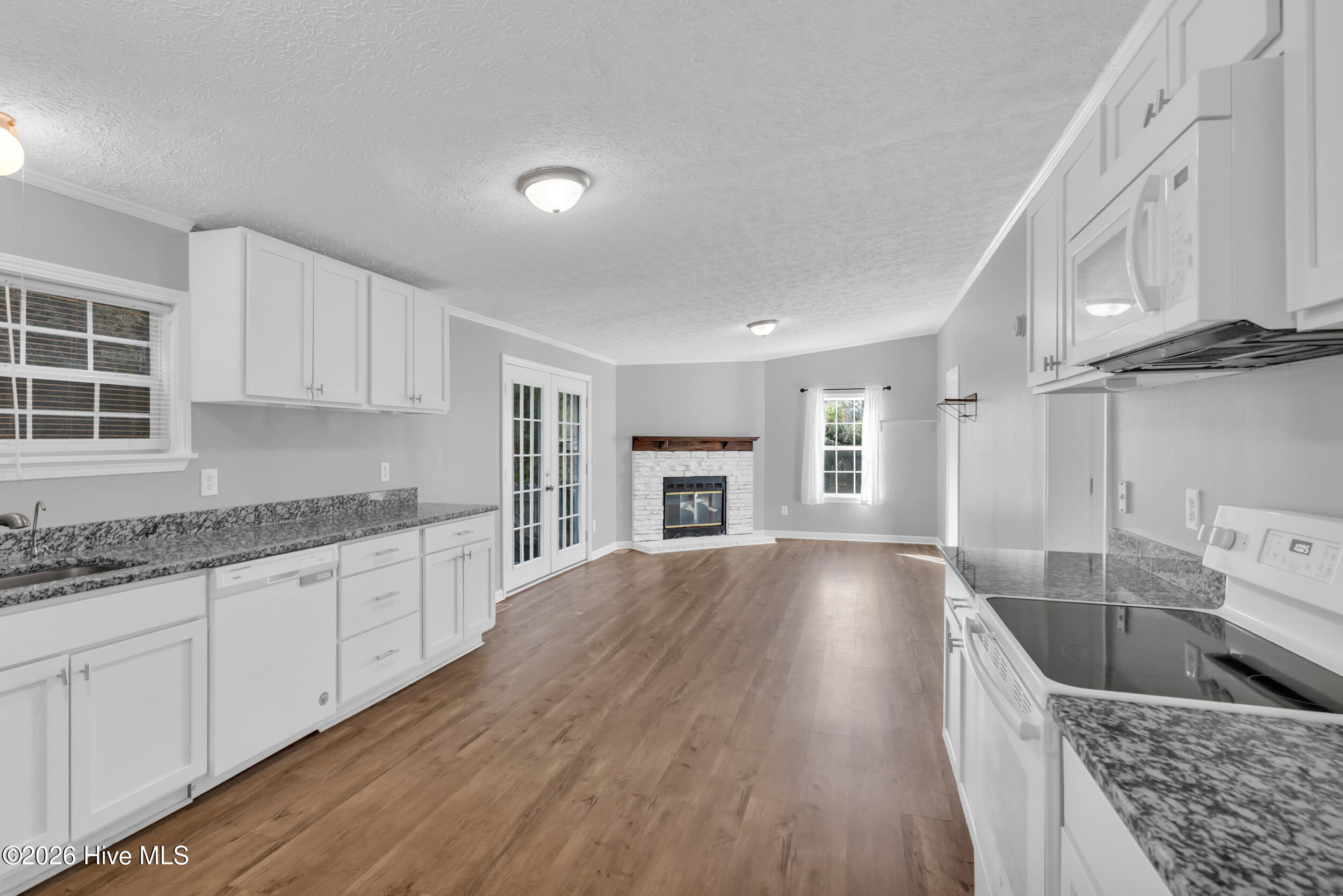 100550344 | Photo 11