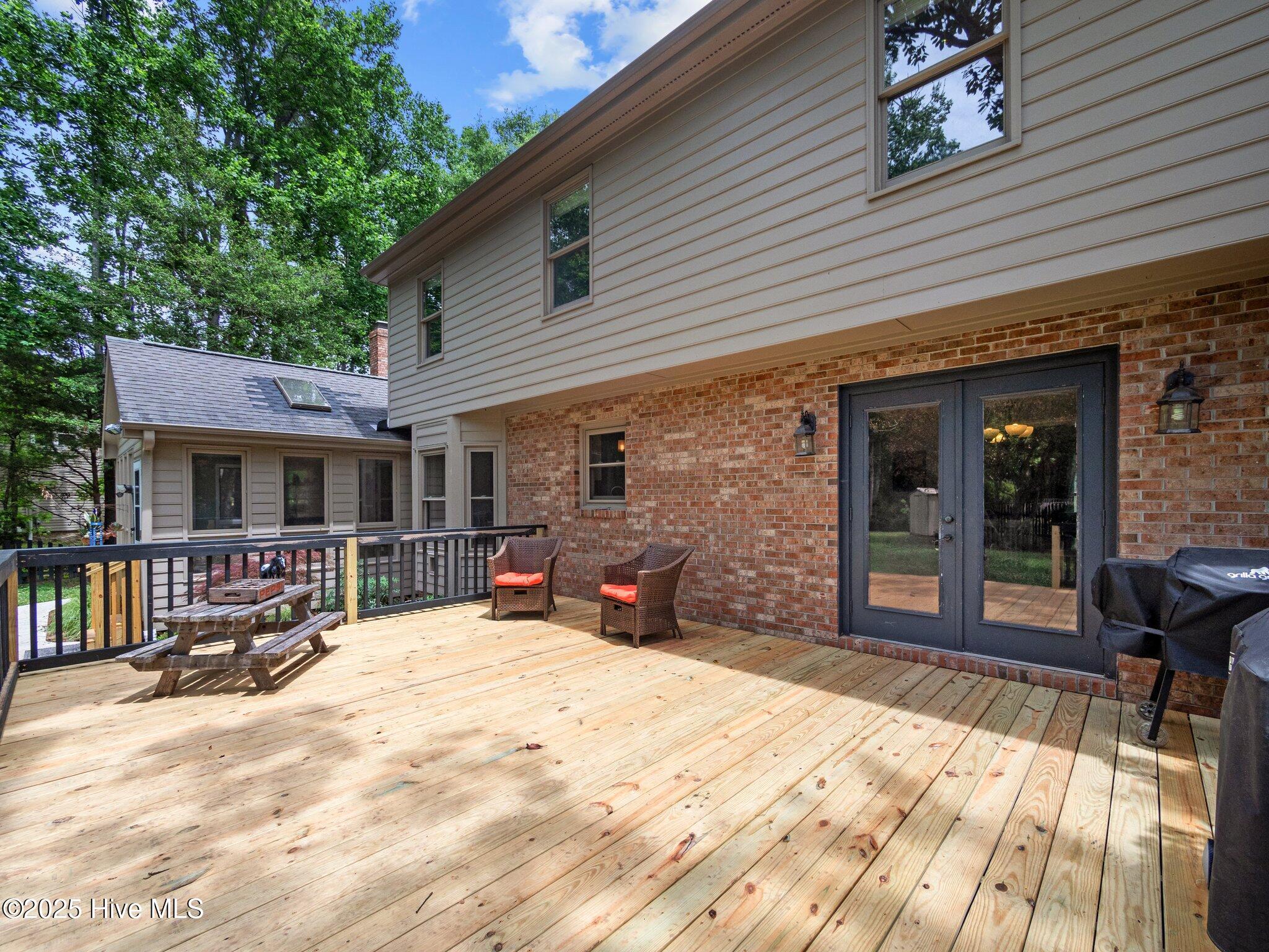 100569850 | Photo 11