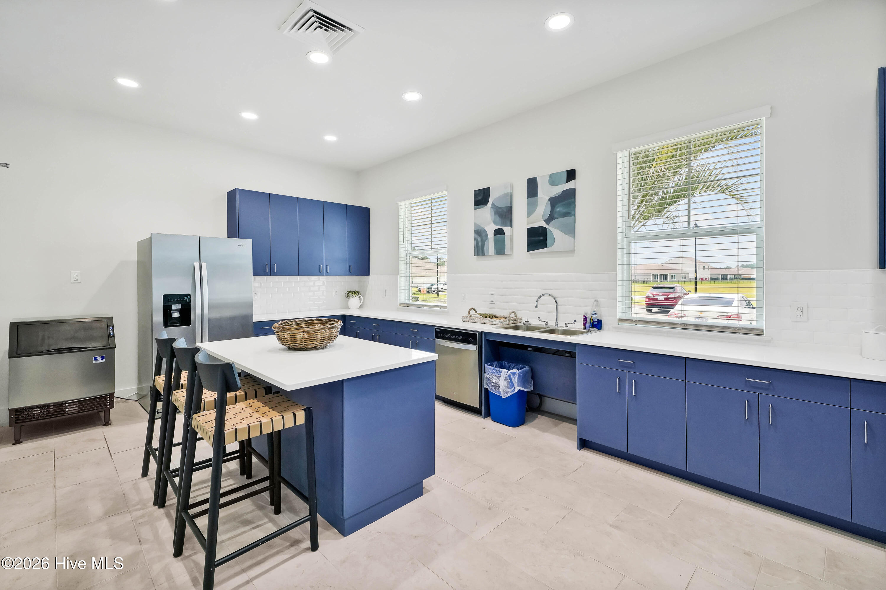 100555340 | Photo 29