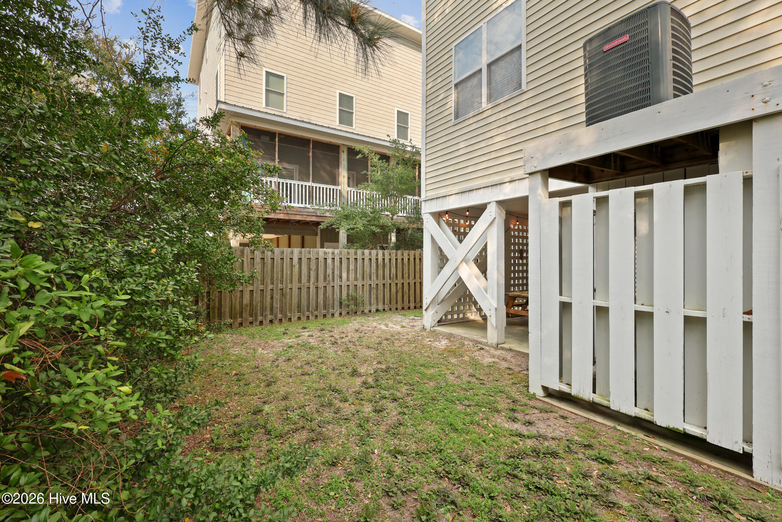 100562364 | Photo 26