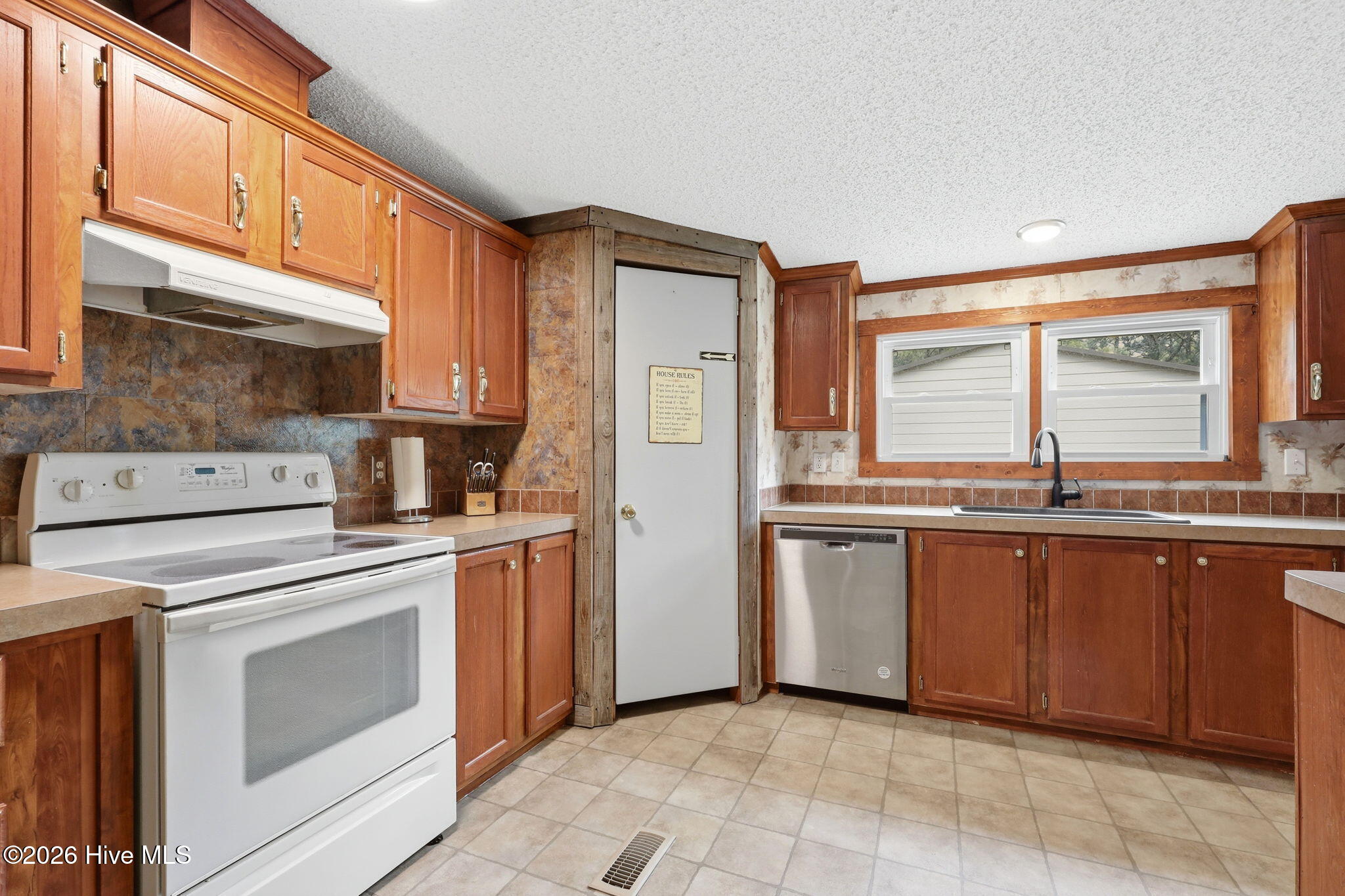 157 Hall Road,Newport